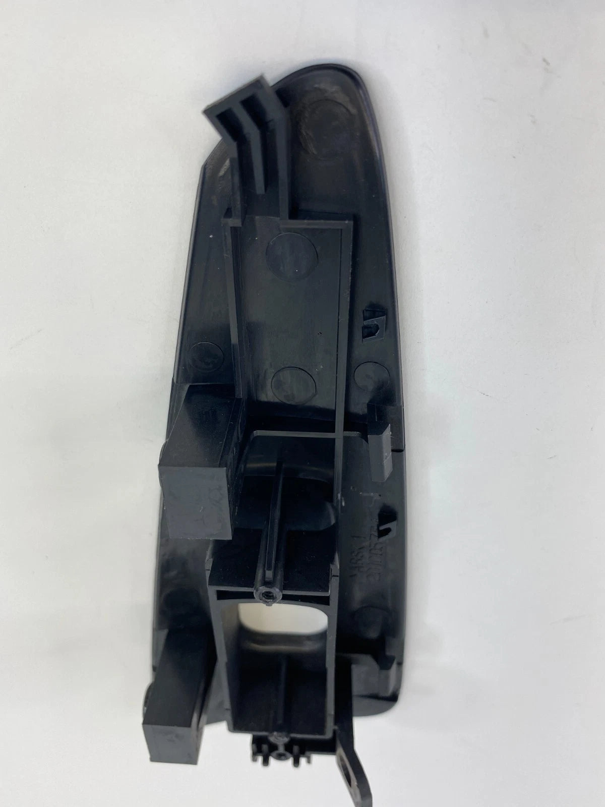 2010-2013 KIA FORTE REAR RIGHT DOOR WINDOW SWITCH BEZEL COVER TRIM 201005754