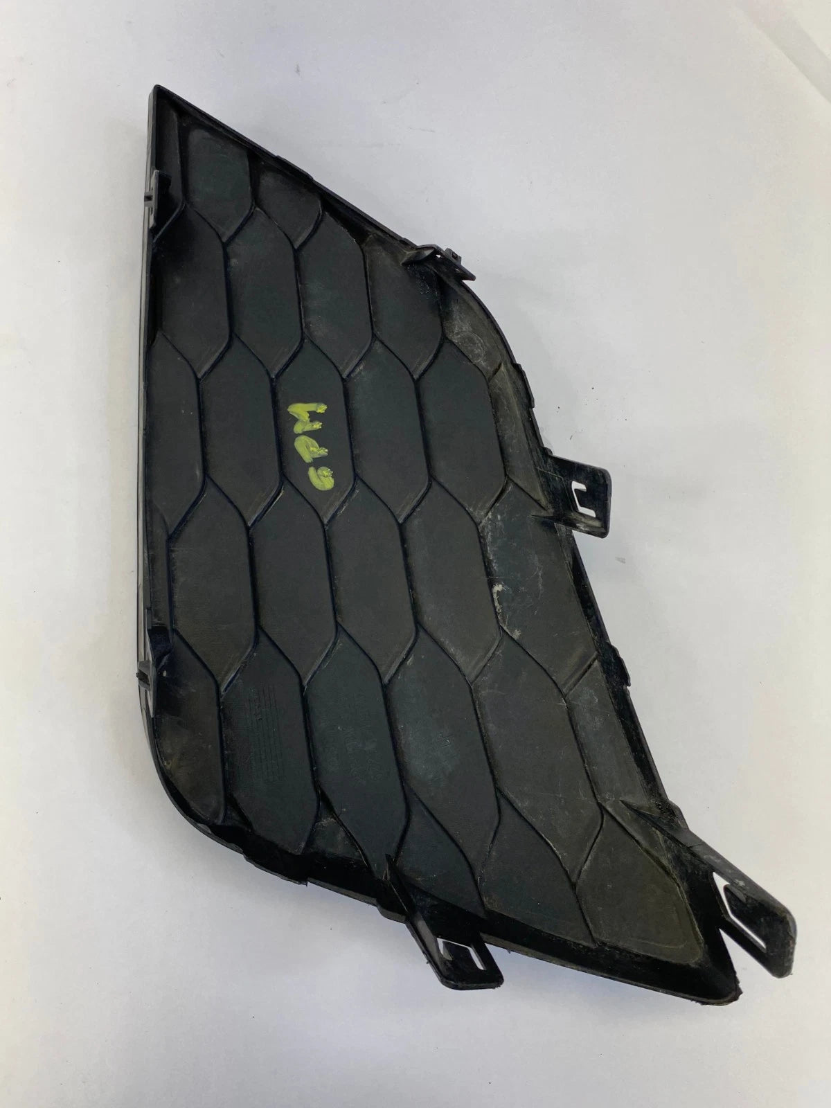 16-19 NISSAN SENTRA FRONT LEFT SIDE FOG LIGHT LAMP GRILLE COVER 62257-4AF0B OEM