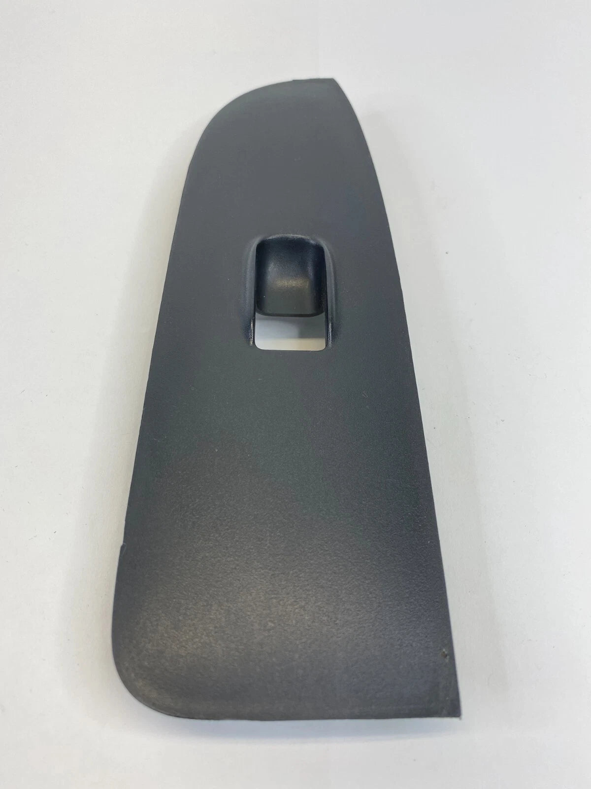 2002-2006 HONDA CR-V CRV FRONT RIGHT PASSENGER WINDOW SWITCH BEZEL TRIM COVER