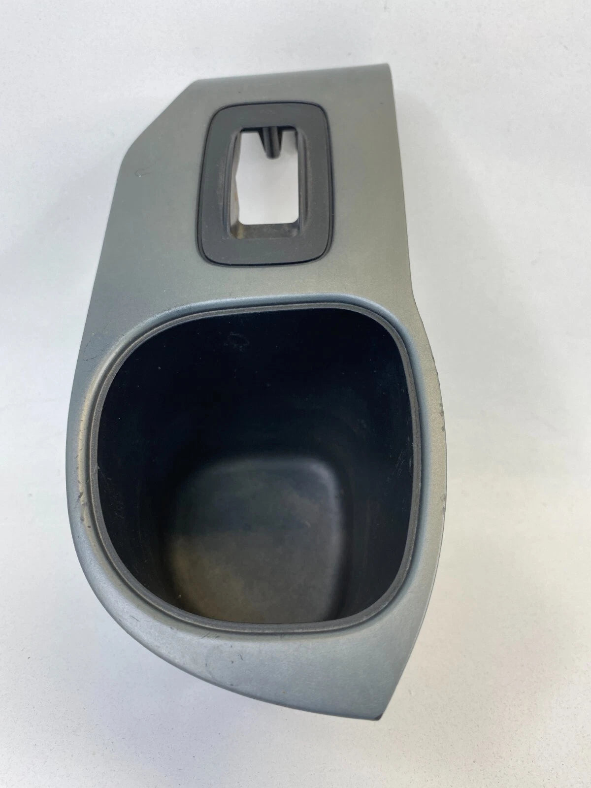 2003-2005 HONDA PILOT REAR LEFT SIDE DOOR WINDOW SWITCH COVER TRIM W/ CUP HOLDER