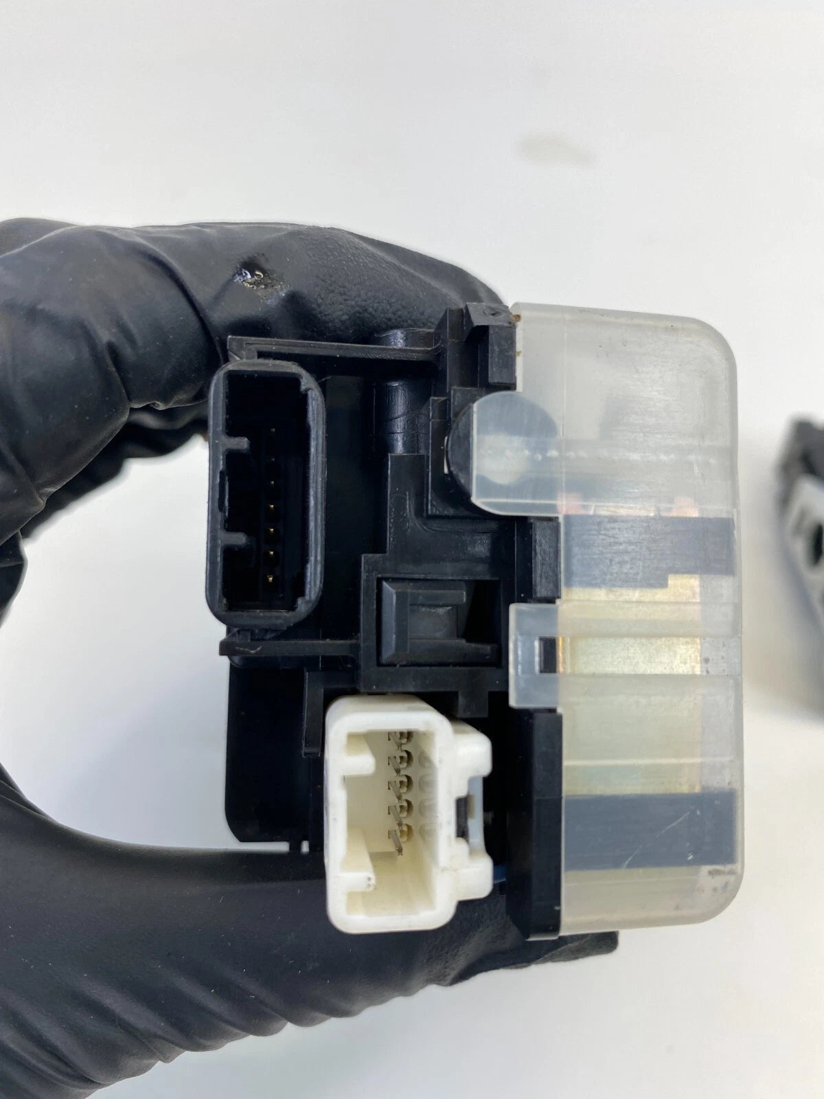 2004-2009 TOYOTA PRIUS IGNITION STARTER KEY HOLDER IMMOBILIZER W/ START SWITCH