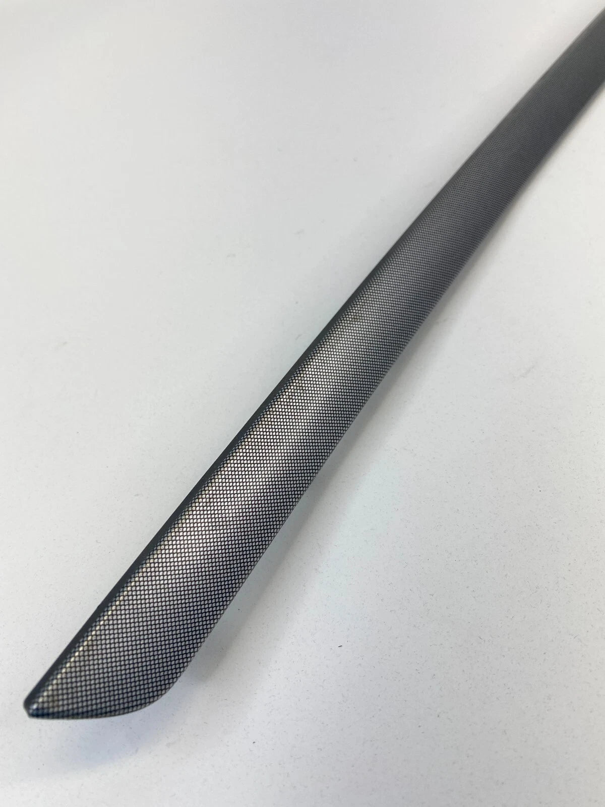 2005-2009 VOLKSWAGEN JETTA REAR RIGHT BACK SIDE DOOR TRIM MOLDING 1K4-867-450