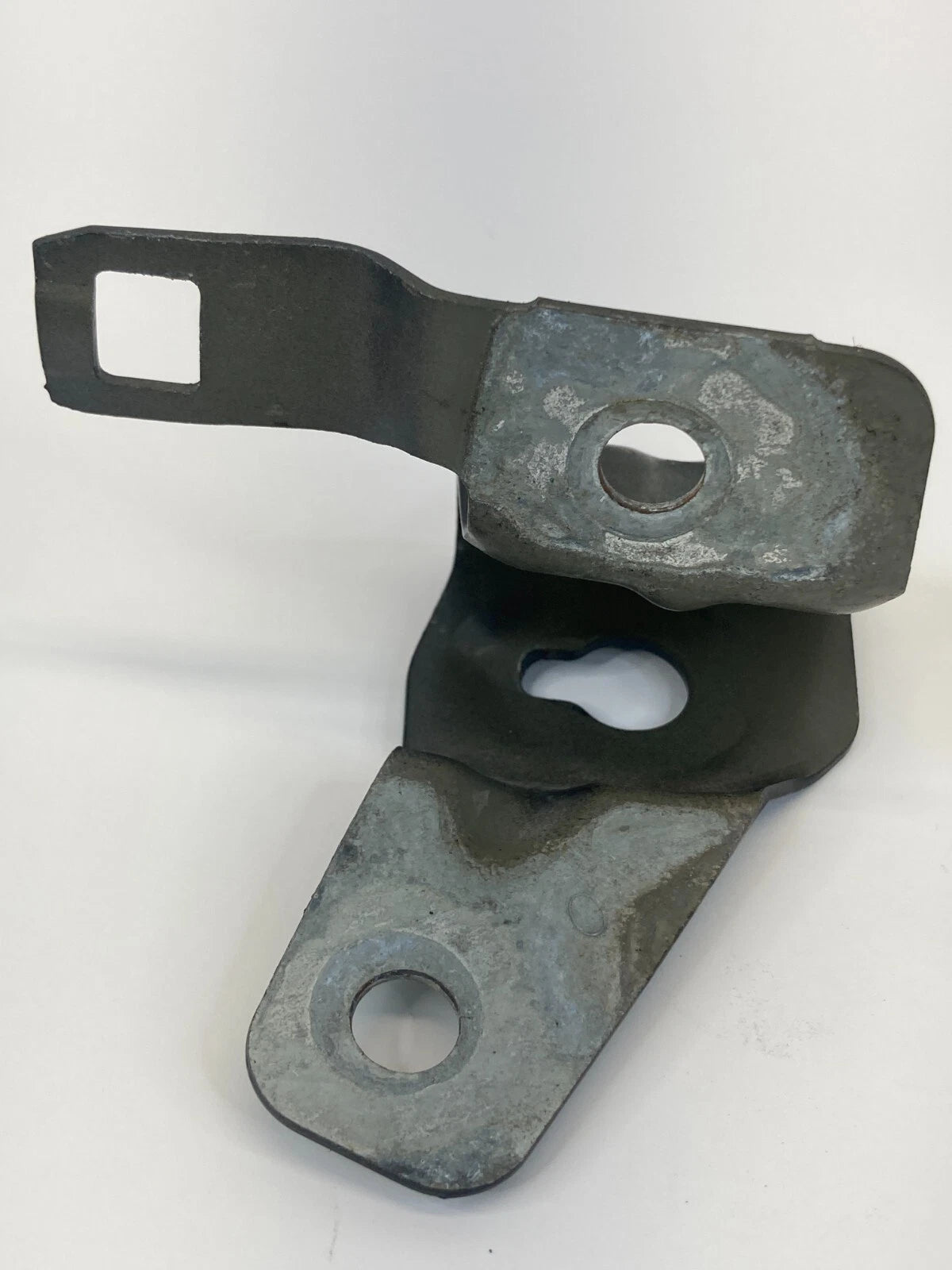 2013 2014 2015 CHEVROLET MALIBU LEFT & RIGHT HEADLIGHT OUTER BRACKET OEM