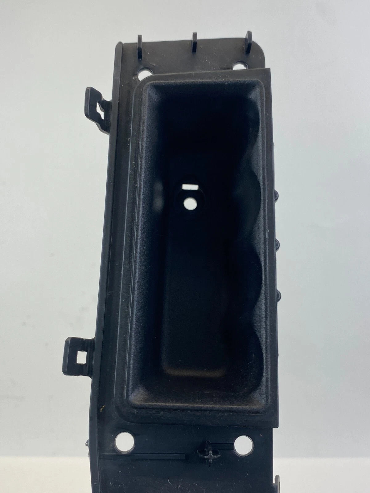 2011-2017 JEEP PATRIOT REAR RIGHT DOOR WINDOW SWITCH PLATE TRIM W/ PULL HANDLE