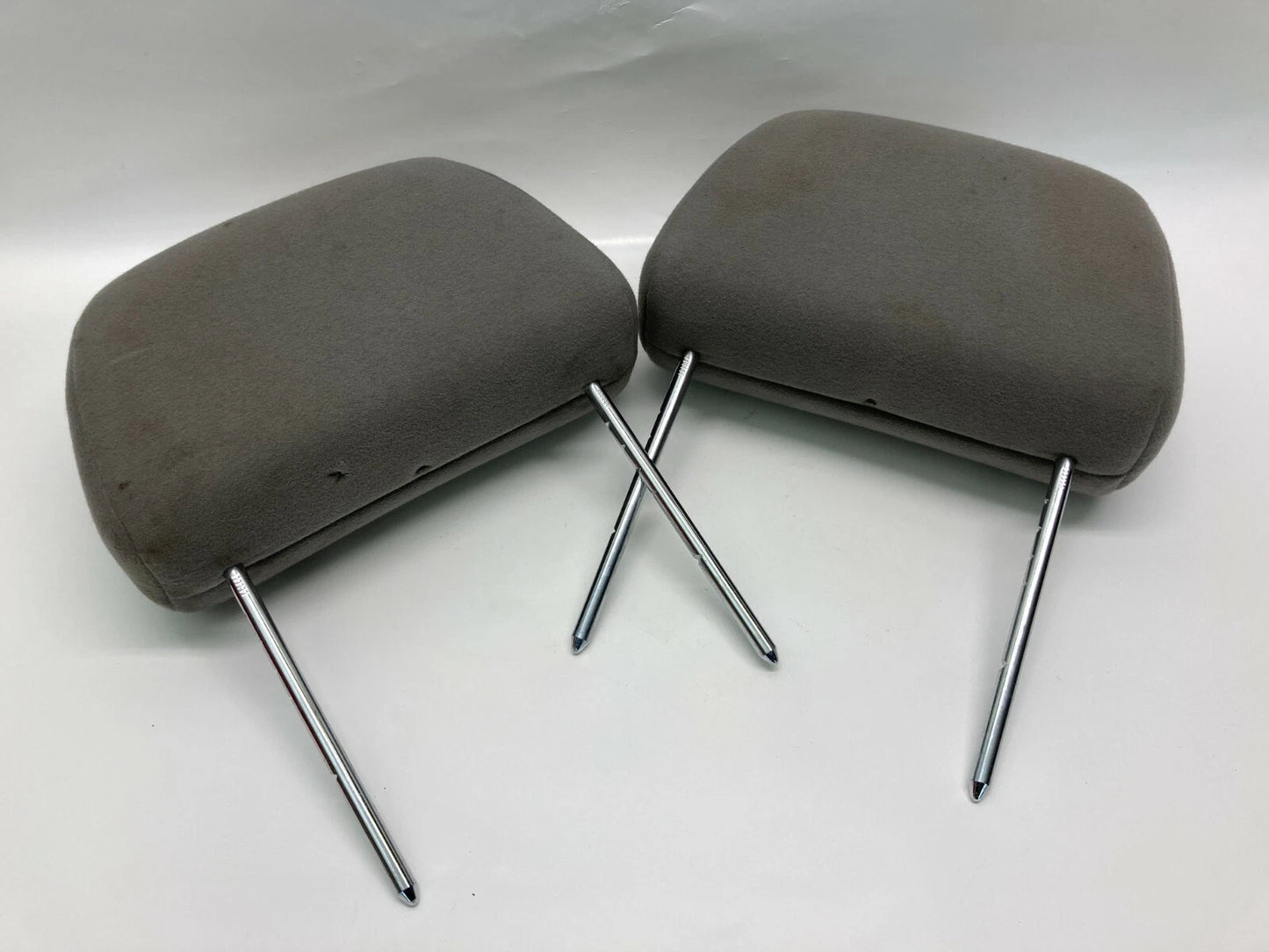 2000-2005 CHEVROLET IMPALA FRONT SEAT HEADREST LEFT & RIGHT HEAD REST CLOTH GRAY