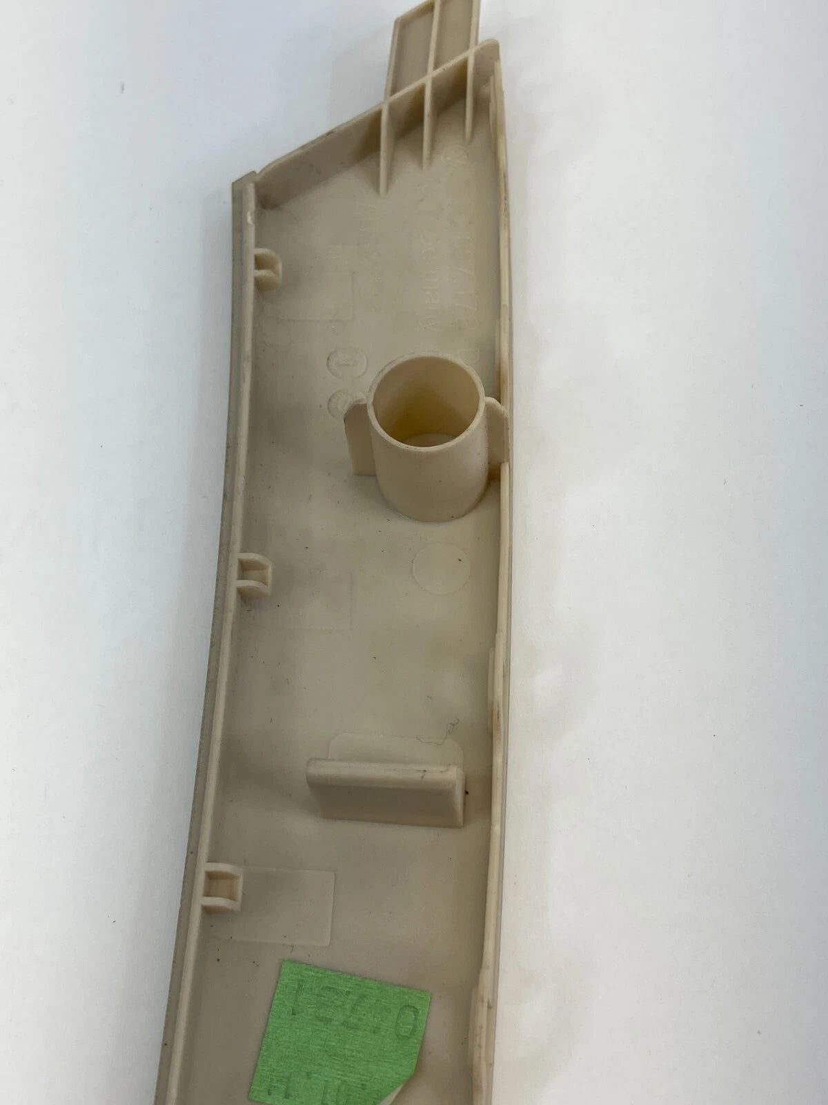 2010-2017 VOLKSWAGEN TIGUAN REAR RIGHT SIDE INTERIOR DOOR PULL HANDLE COVER OEM