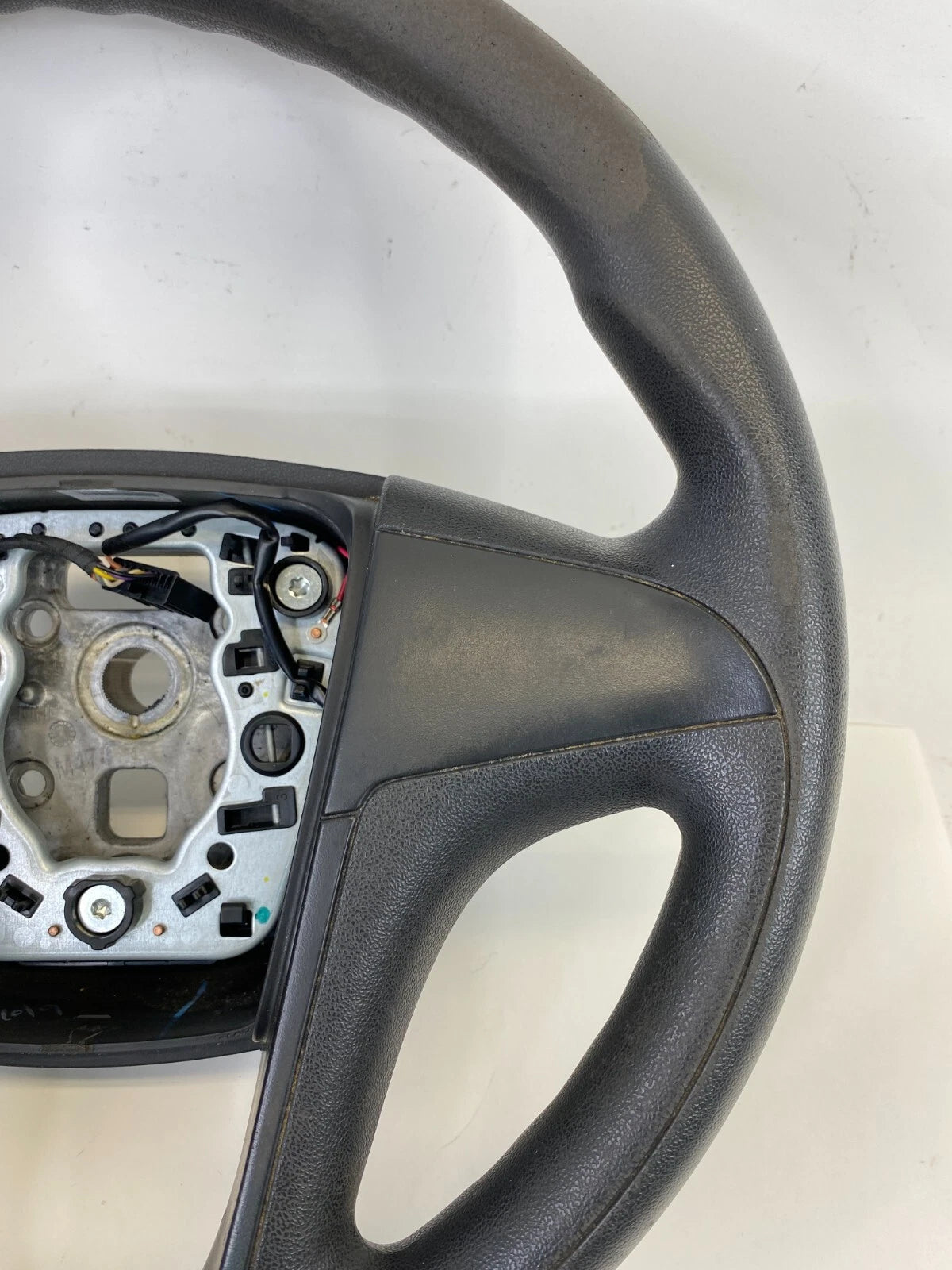 2010 2011 CHEVROLET EQUINOX STEERING WHEEL W/ CRUISE CONTROL OEM