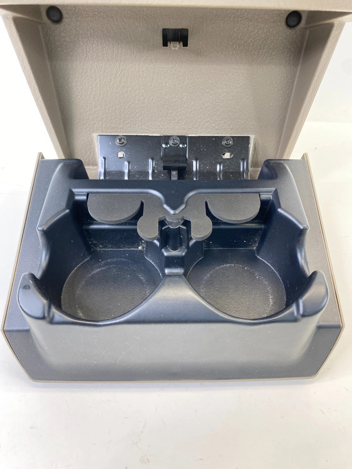 2002-2005 FORD EXPLORER REAR CENTER CONSOLE CUP HOLDER ASHTRAY OUTLET TRIM PANEL