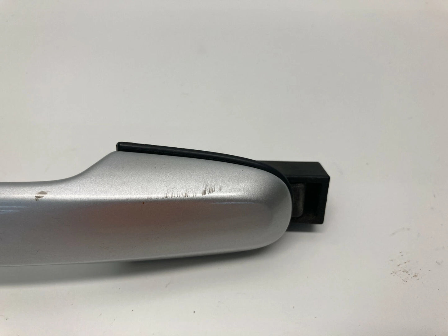 2003-2007 SUZUKI AERIO SEDAN REAR RIGHT SIDE EXTERIOR DOOR HANDLE ASSEMBLY OEM