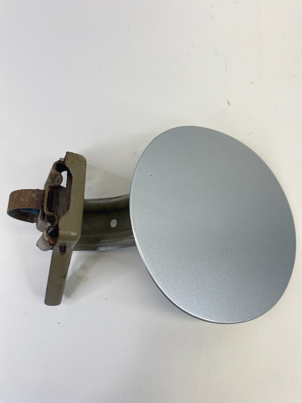 08 09 10 11 12 13 14 15 16 17 Buick Enclave Fuel Filler Door Tank Gas Lid Cover