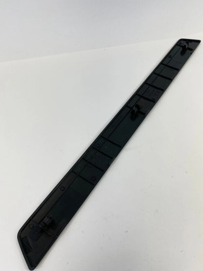 10-15 TOYOTA PRIUS FRONT RIGHT SIDE DOOR SCUFF PLATE STEP TRIM PANEL 67911-47030