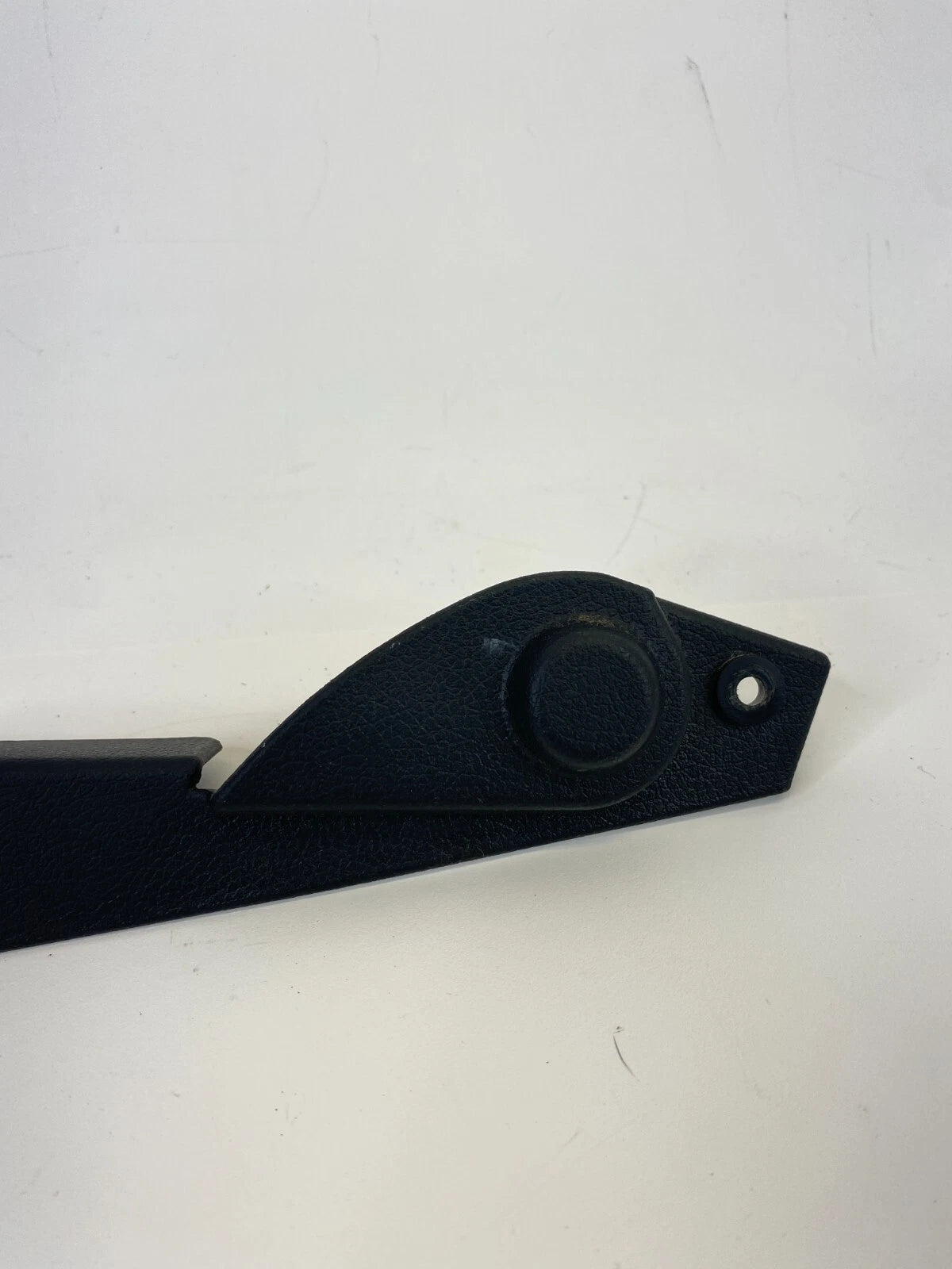 2011-2016 HYUNDAI ELANTRA LEFT SEAT TRACK RAIL FINISH COVER TRIM 88579-3X000 OEM