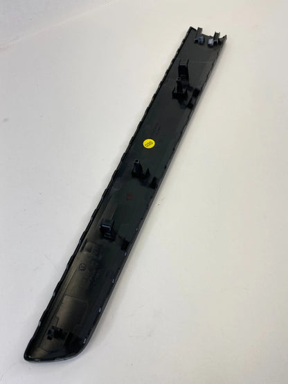 2012-2015 VW VOLKSWAGEN PASSAT FRONT RIGHT DOOR PANEL MOLDING BEZEL 561867410B