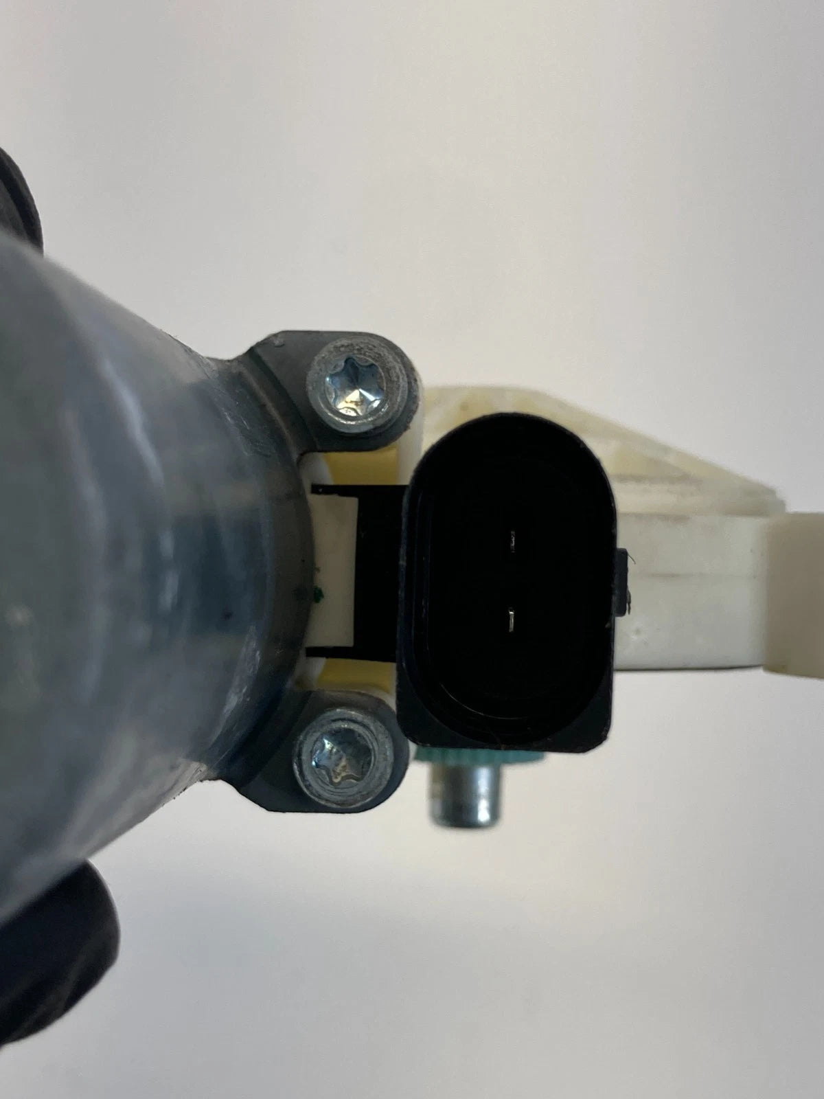 2010-2019 FORD TAURUS REAR LEFT SIDE DOOR POWER WINDOW MOTOR