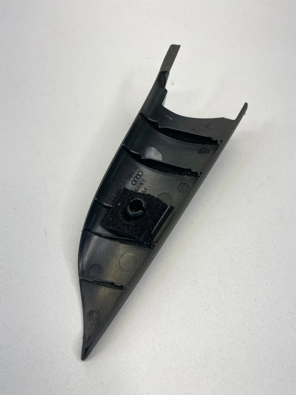 2002 2004-2008 AUDI A4 SEDAN FRONT PASSENGER RIGHT CORNER BEZEL 8E0857506B OEM