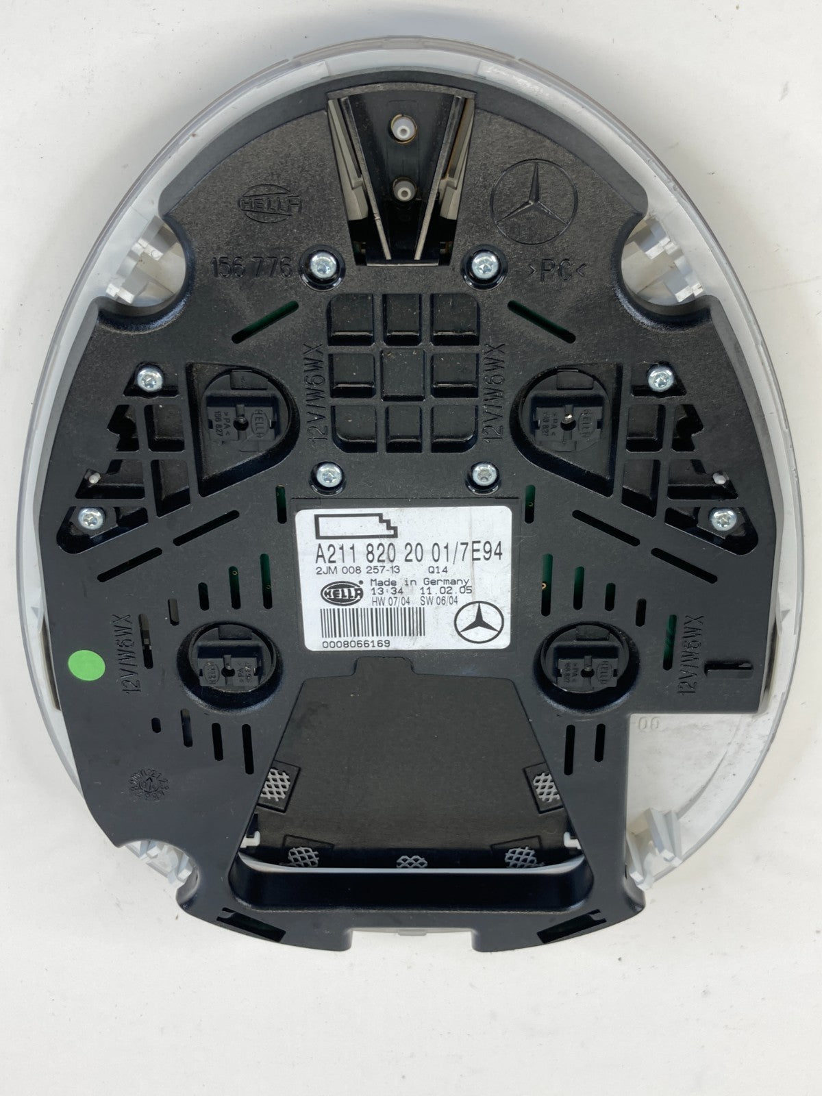 2006 Mercedes-Benz CLS500 Rear Overhead Dome Reading Light Lamp A211-820-20-01