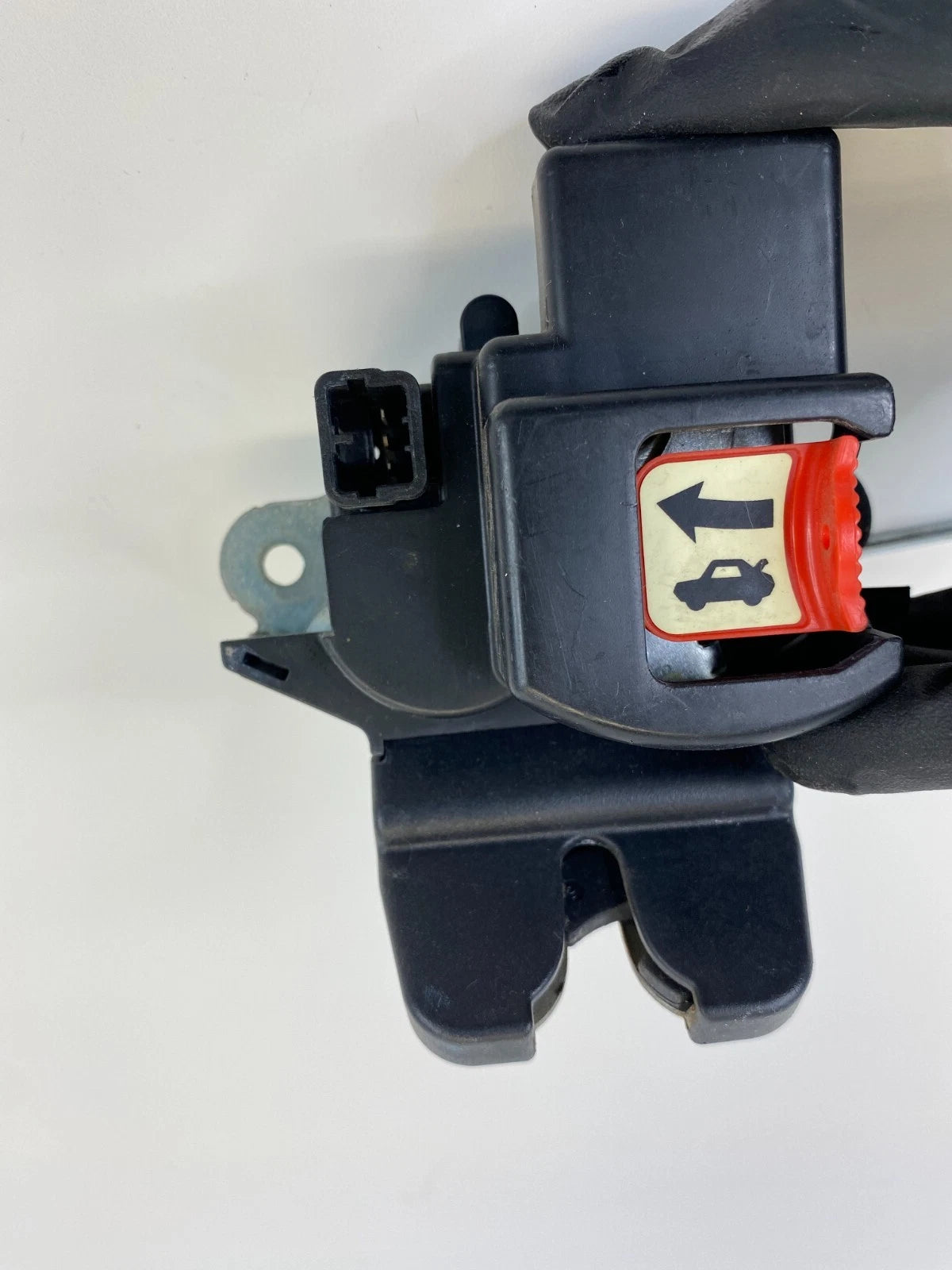 12-17 HYUNDAI ACCENT SEDAN TRUNK LID TAILGATE LOCK LATCH RELEASE ACTUATOR OEM