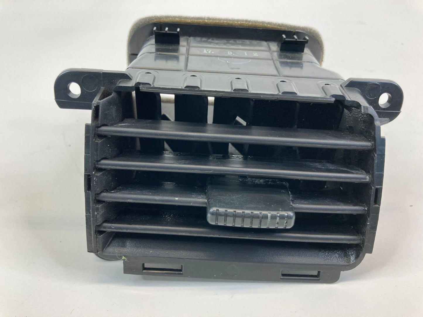 2004-2006 MAZDA3 CENTER DASH LEFT SIDE A/C AIR VENT GRILL GRILLE BP4L64930 OEM
