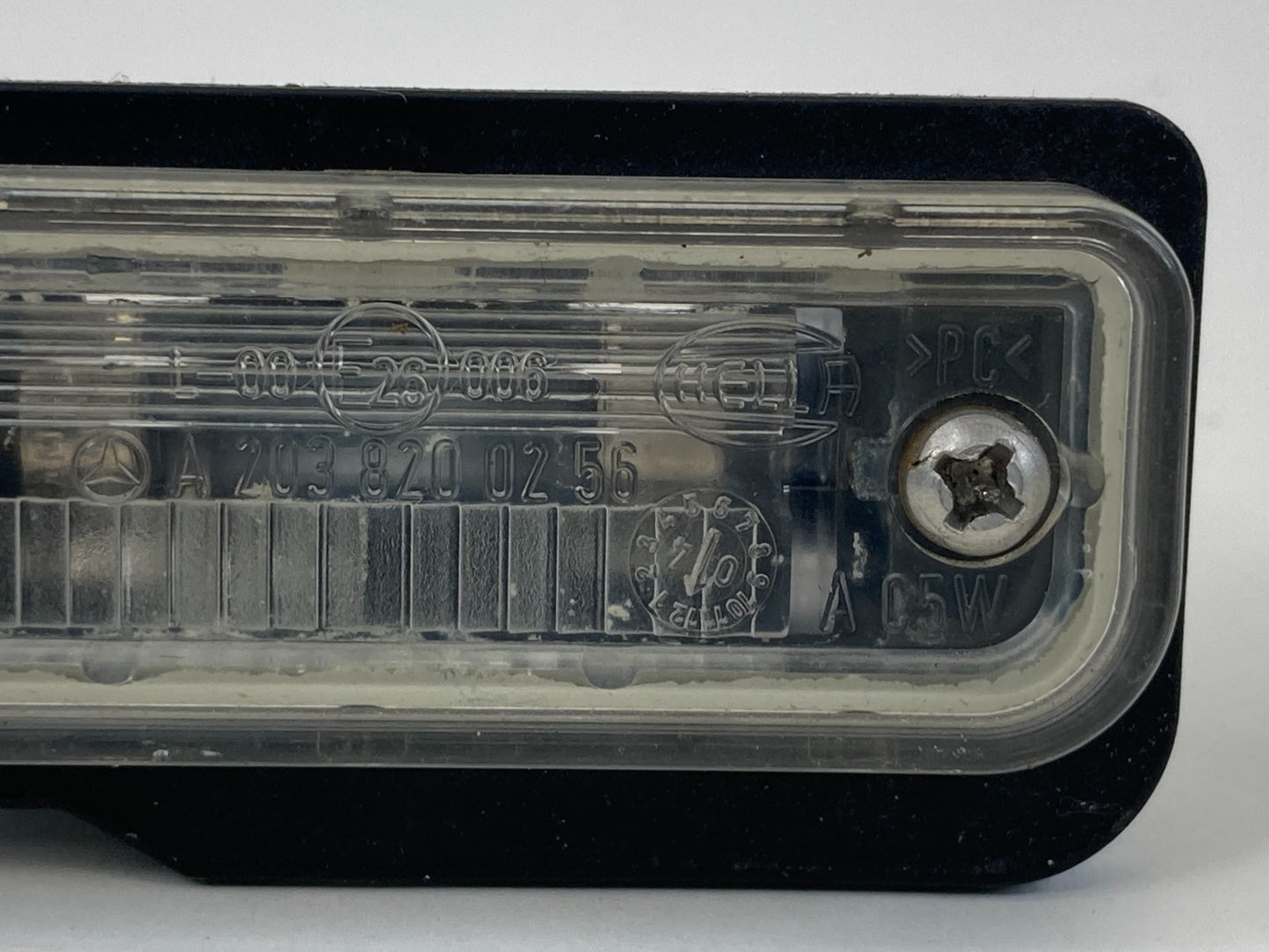 2006 Mercedes-Benz CLS500 Rear Trunk License Plate Light Lamp A203-820-02-56 OEM