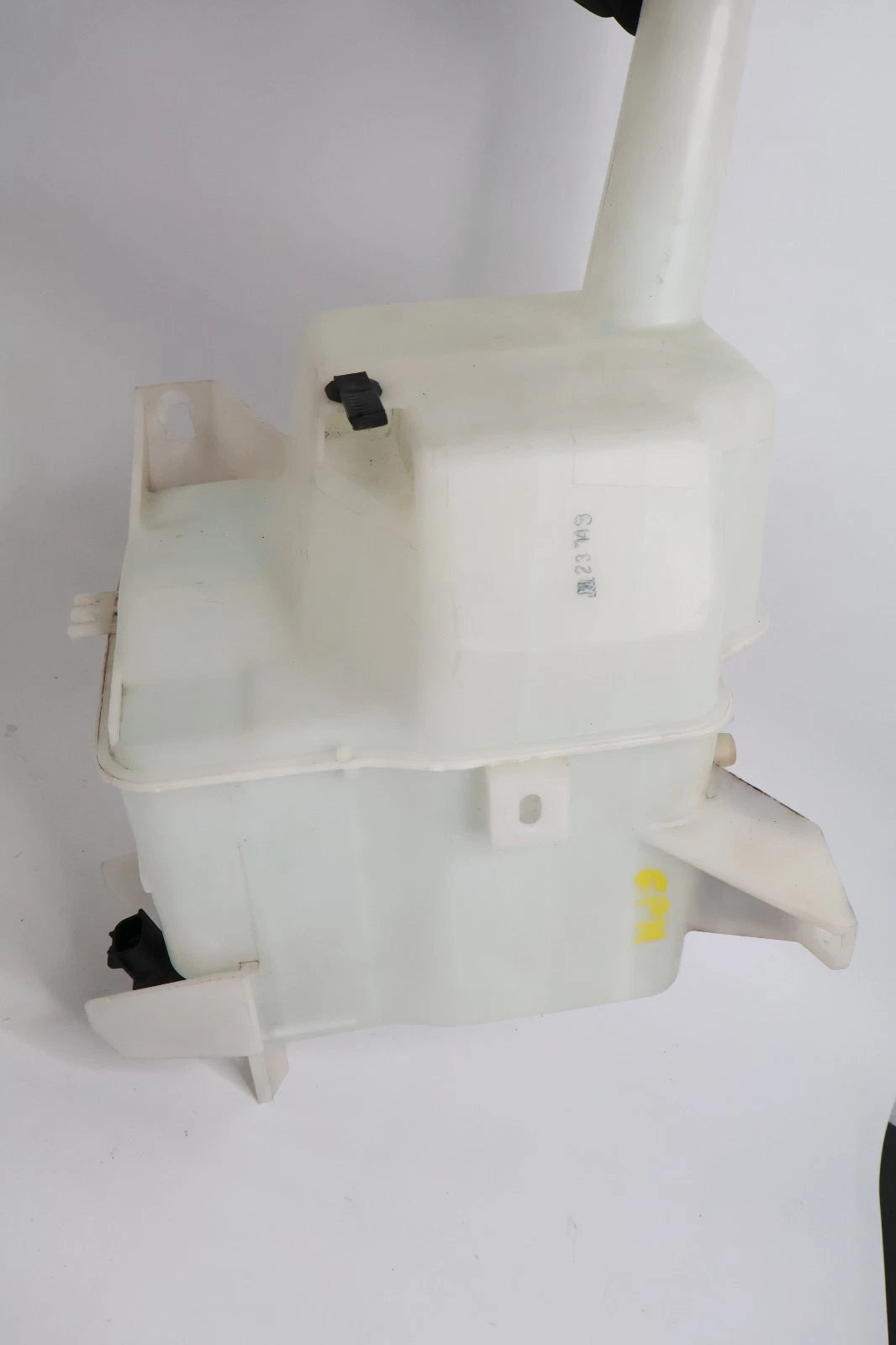 2004-2020 TOYOTA SIENNA WINDSHIELD WASHER FLUID RESERVOIR WITH PUMP 060851-096