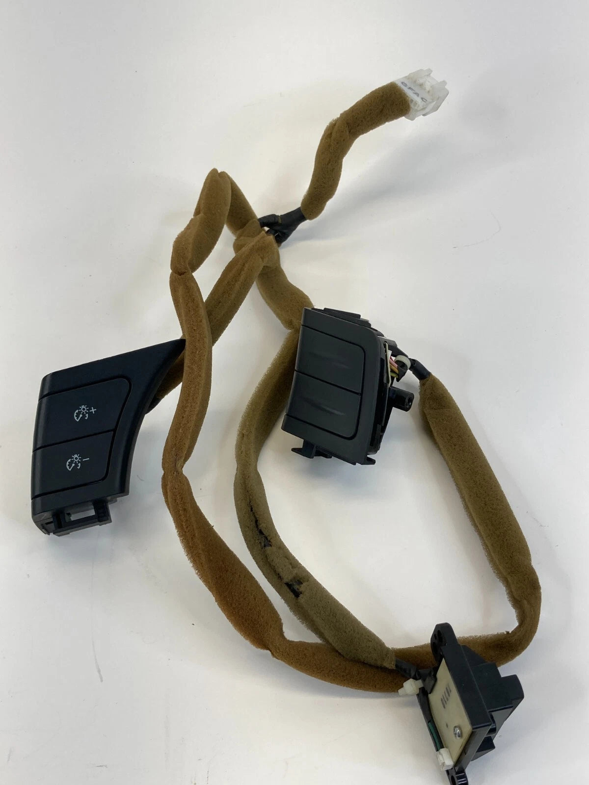 2007 2008 INFINITI G35 08-13 G37 STEERING WHEEL CRUISE & RADIO CONTROL SWITCHES
