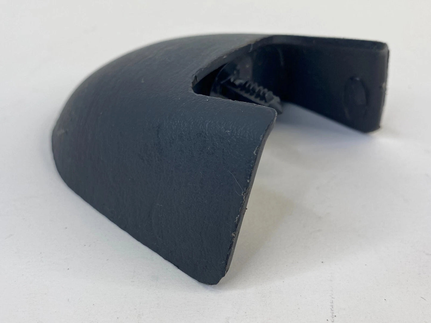 99-04 JEEP GRAND CHEROKEE FRONT LEFT SEAT TRACK END COVER TRIM CAP 5FZ19TRM OEM