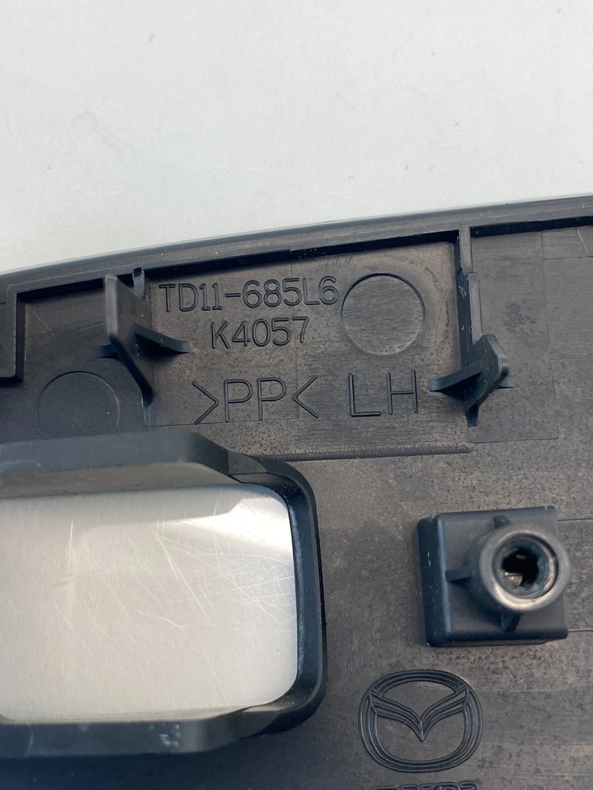 2007-2015 MAZDA CX-9 REAR LEFT SIDE DOOR WINDOW SWITCH BEZEL TRIM TD11-685L6 OEM