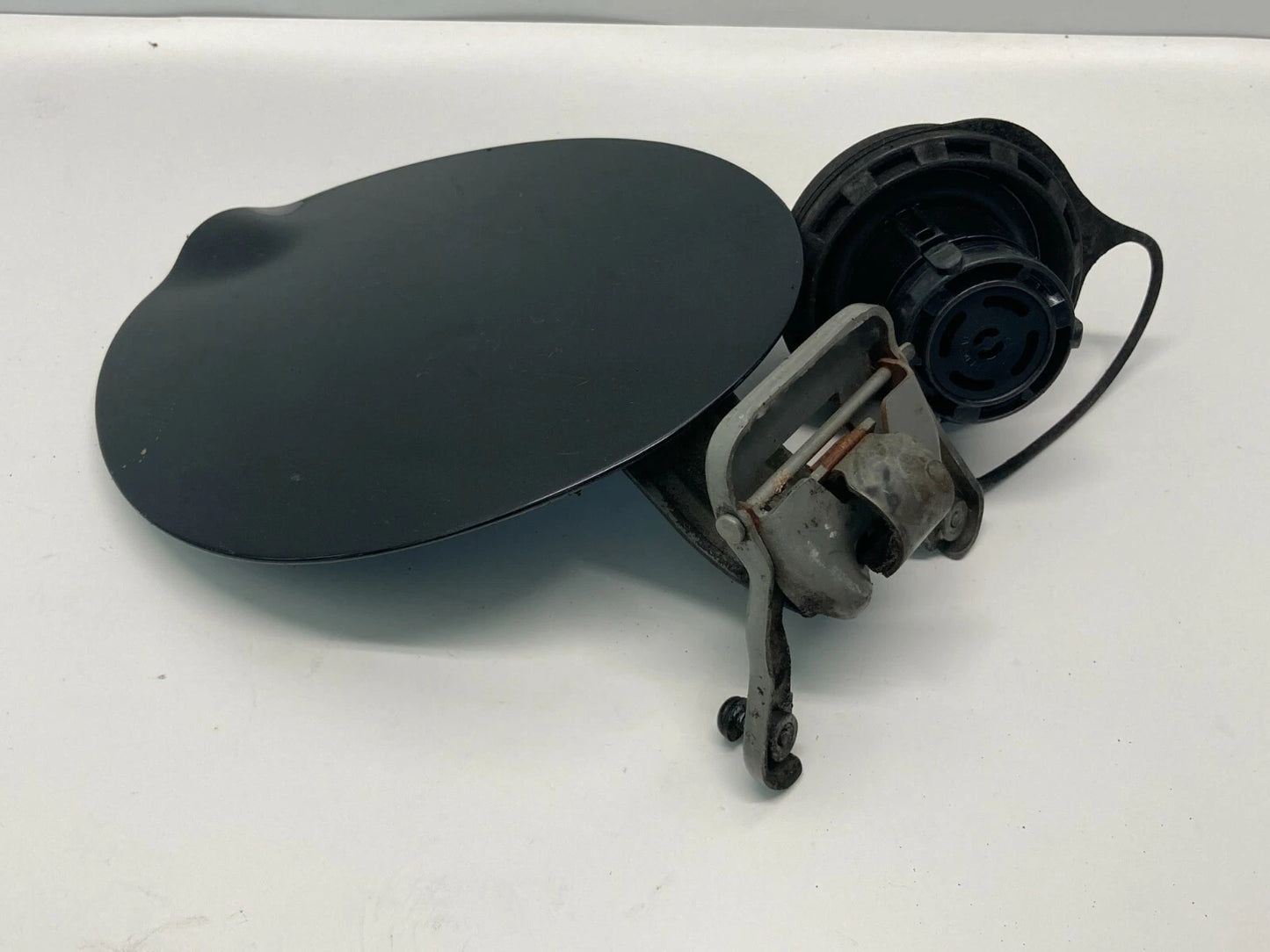 1998 1999 2000 2001 2002 2003 FORD ESCORT COUPE FUEL FILLER DOOR GAS COVER OEM