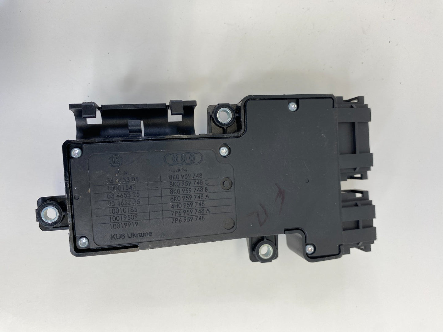 2009-2017 Volkswagen CC Front Right Power Seat Adjuster Switch 8K0-959-748 OEM