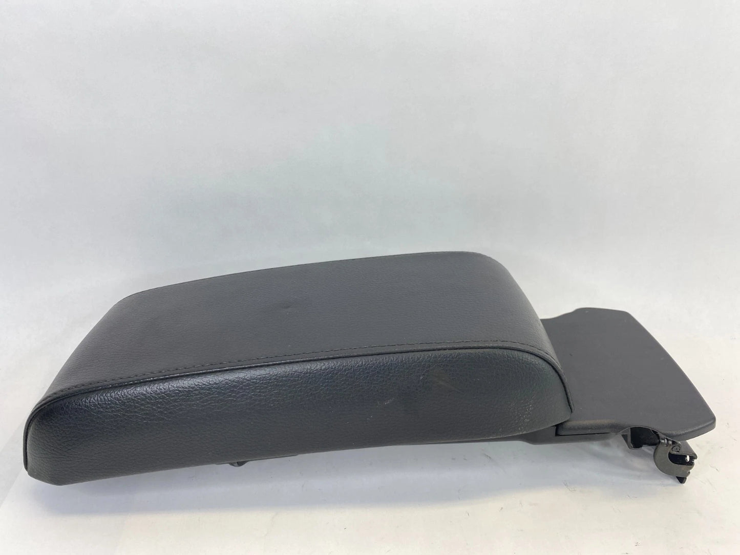 2009 2010 DODGE JOURNEY CENTER CONSOLE SLIDING ARMREST LID ASSEMBLY BLACK OEM