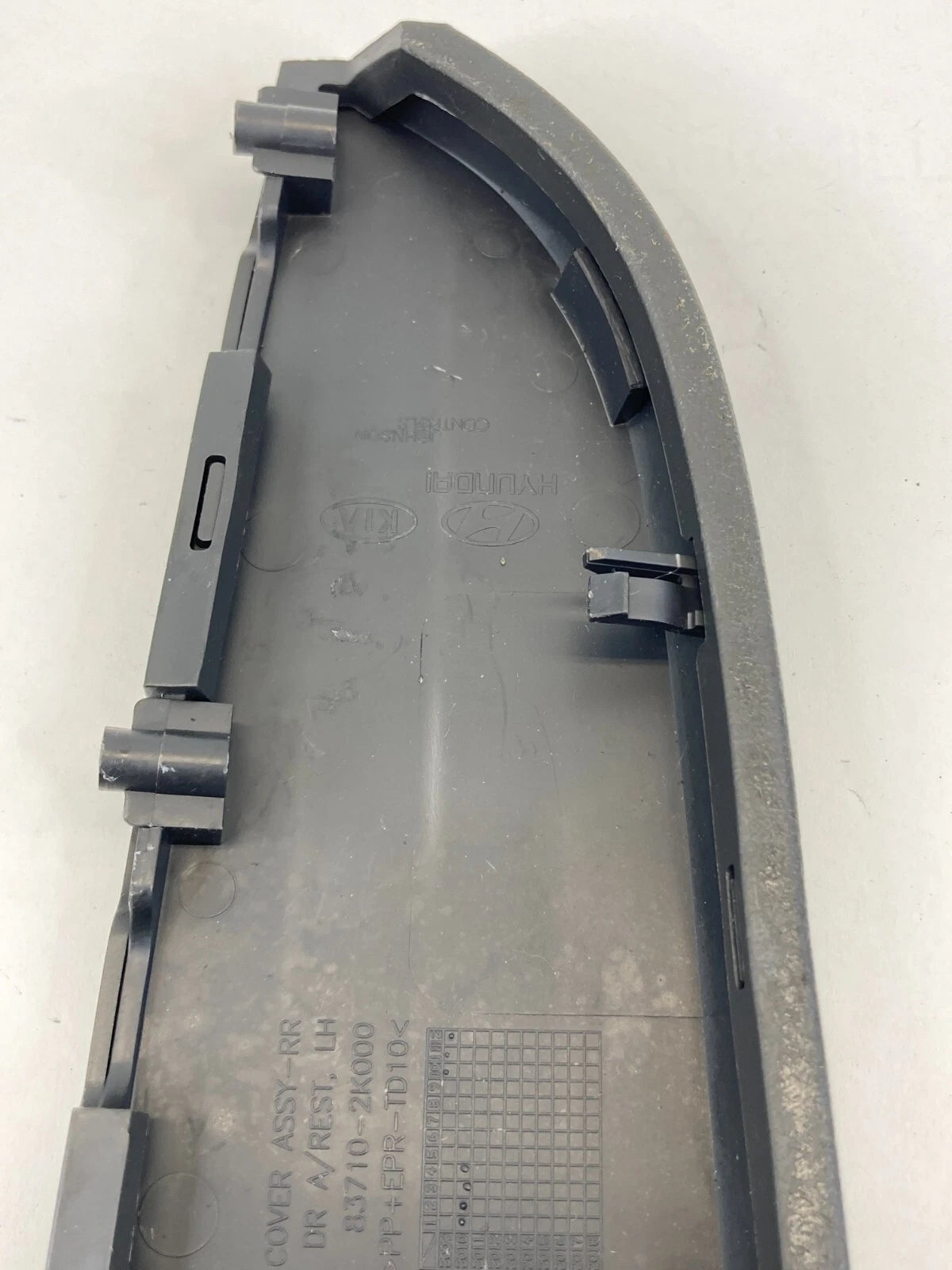 10 11 KIA SOUL REAR LEFT SIDE DOOR ARMREST TRIM COVER LEATHER 83710-2K000 OEM