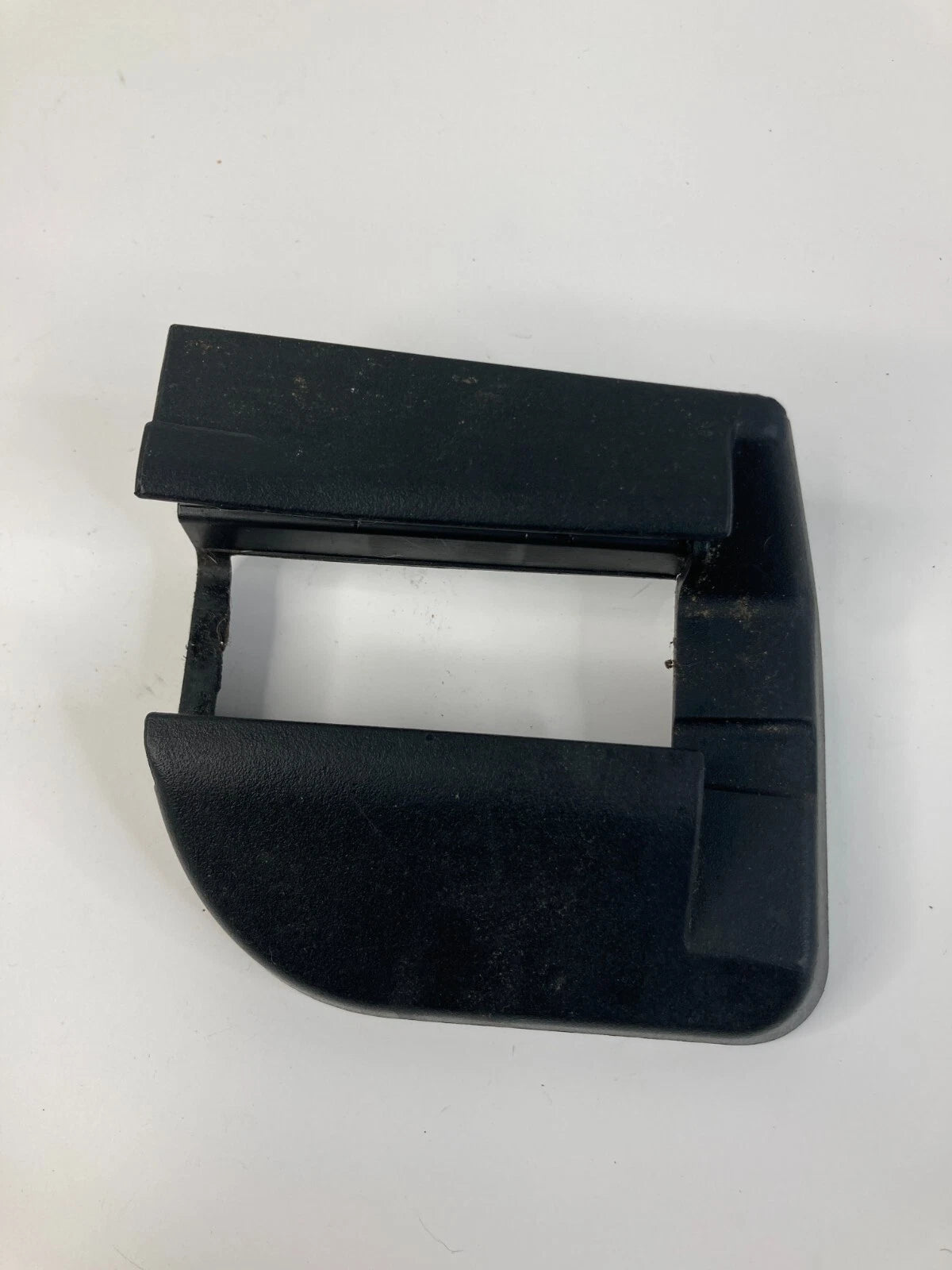 2006 2007 MERCEDES-BENZ ML 500 FRONT RIGHT PASSENGER SIDE SEAT TRACK COVER TRIM