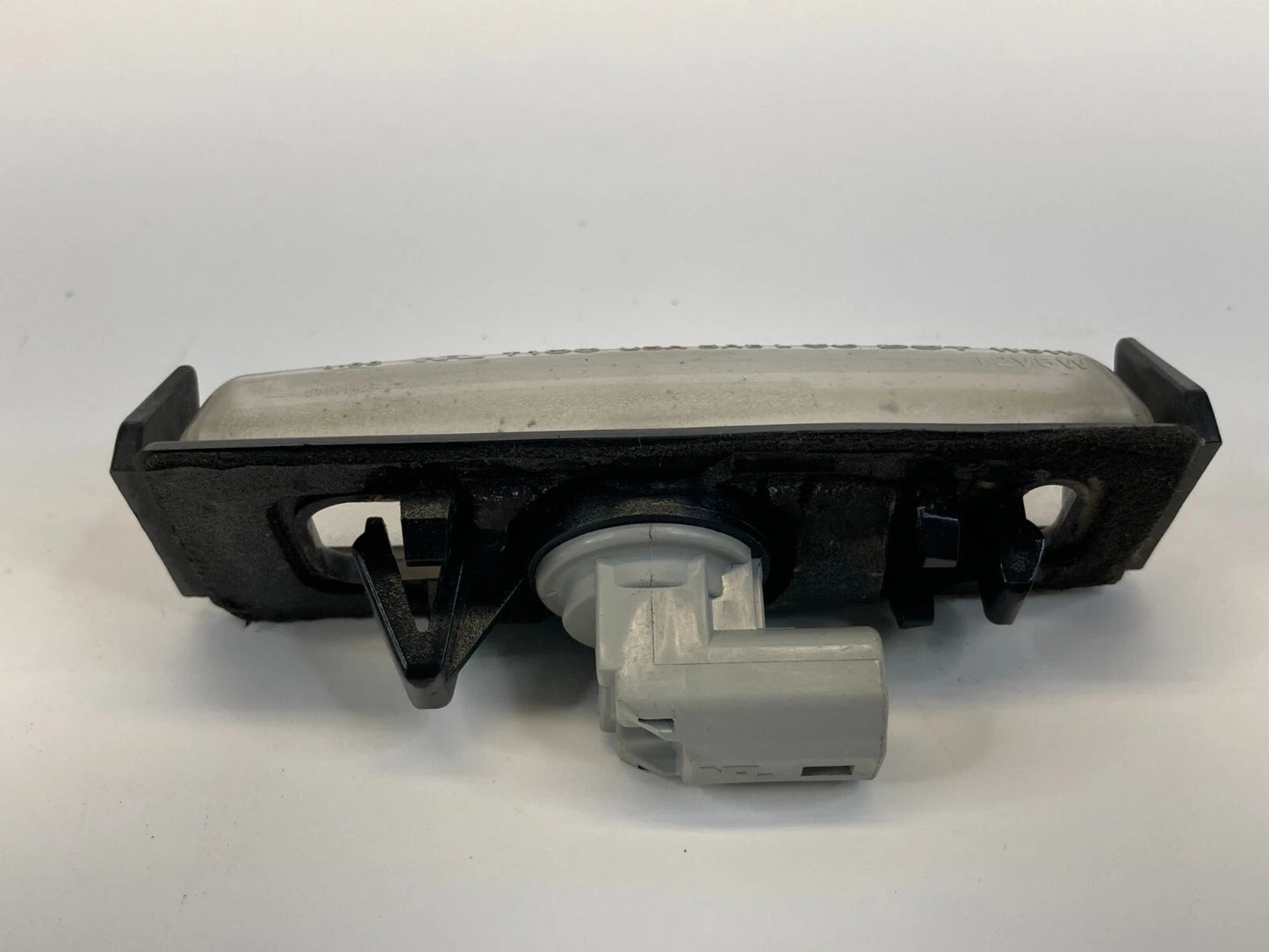 2002-2011 TOYOTA CAMRY REAR TRUNK LID LEFT OR RIGHT LICENSE PLATE LIGHT LAMP OEM
