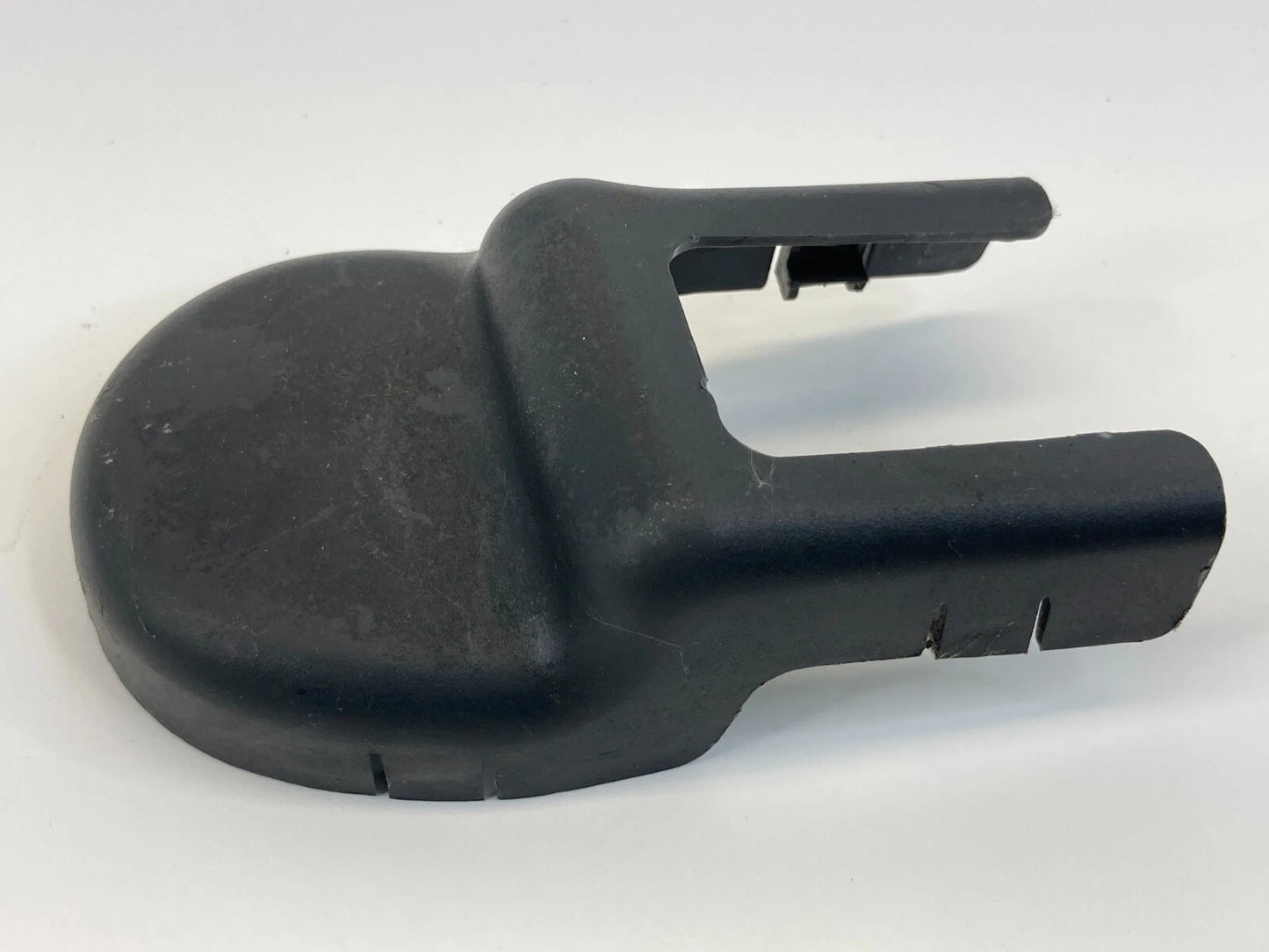 2011-2016 HYUNDAI ELANTRA FRONT LEFT SEAT TRACK OUTER END CAP COVER 88565-3X000