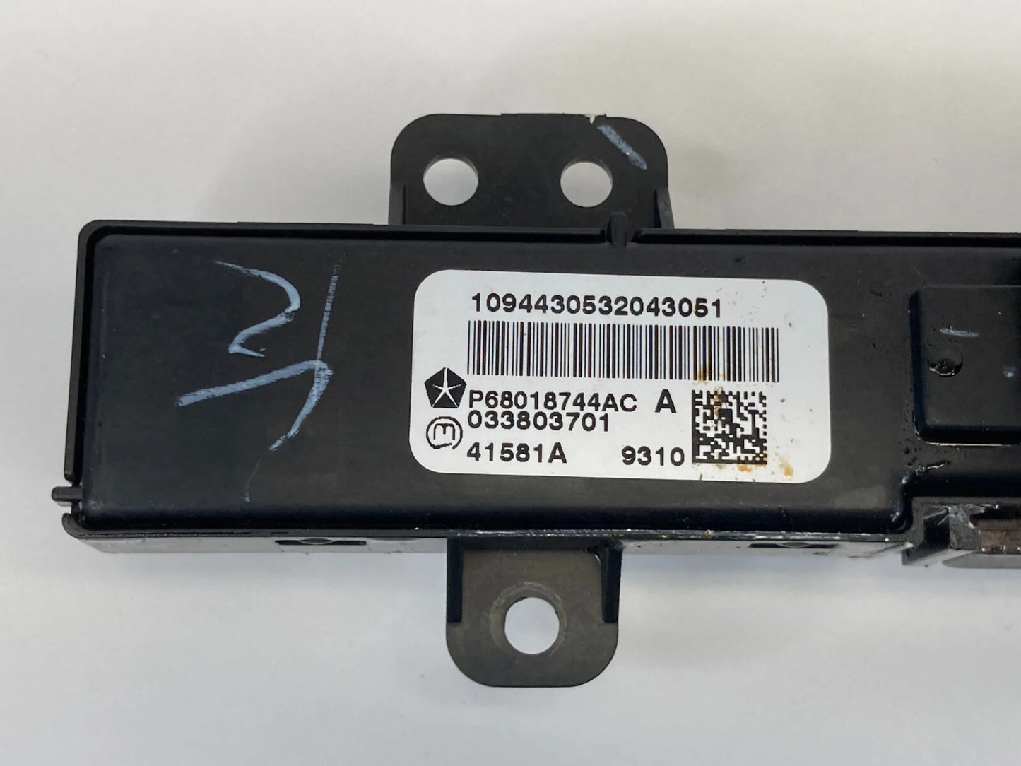 2009 2010 DODGE JOURNEY DASH HAZARD & INVERTOR COMBO SWITCH PANEL 68018744AC