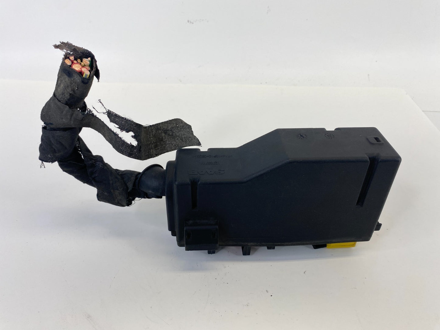 2003-2011 Saab 9-3 Engine 2.0L Fuse Box Relay Module Bracket Grommet 12788777