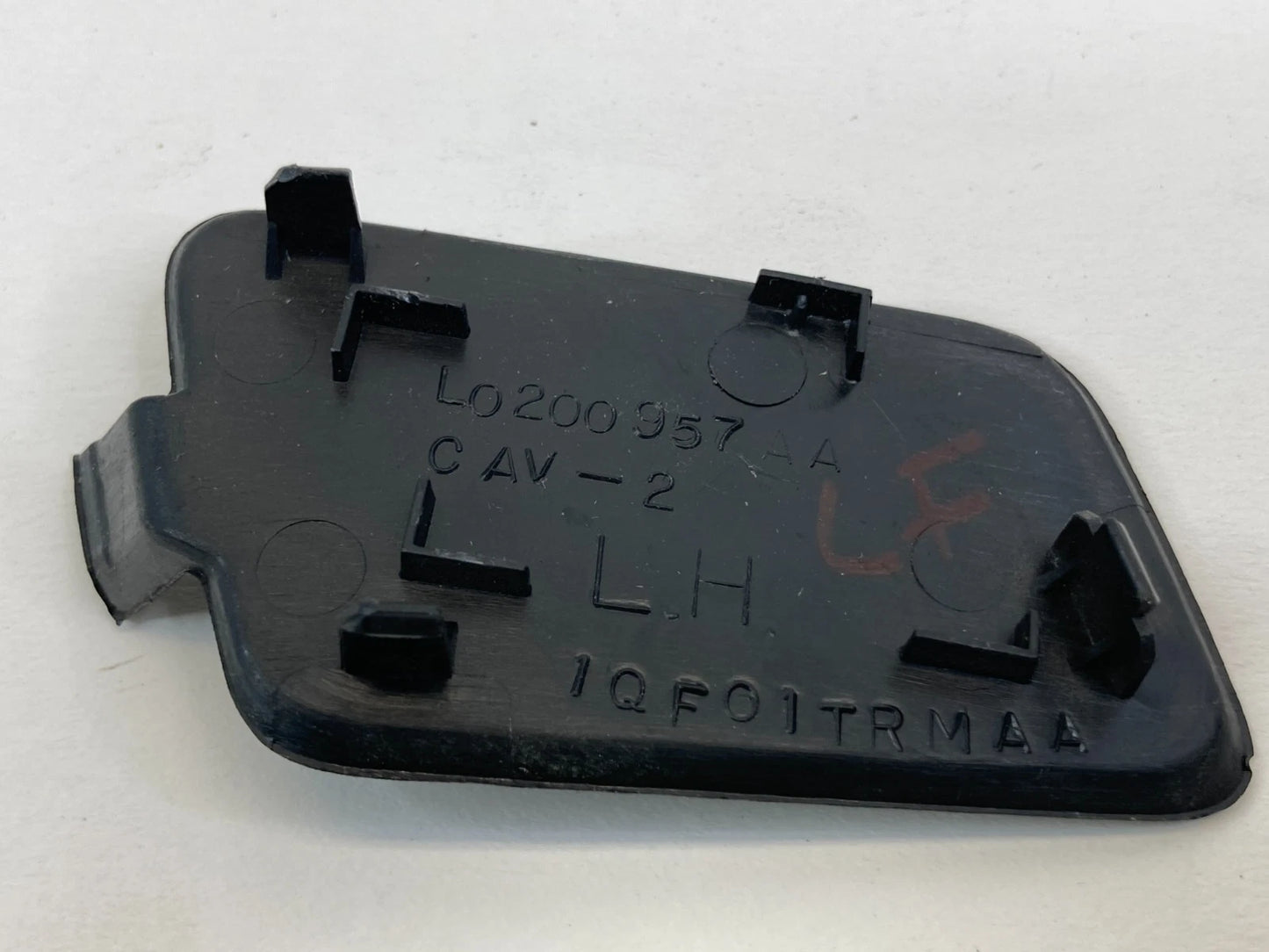 2012-2015 RAM C/V FRONT LEFT INNER DOOR PULL SCREW COVER CAP BEZEL TRIM L0200957