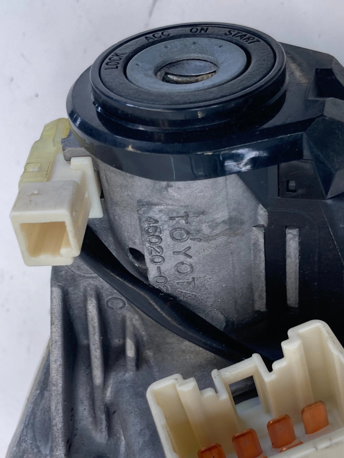 2009-2013 TOYOTA MATRIX IGNITION SWITCH LOCK CYLINDER & KEY 89783-02070 OEM