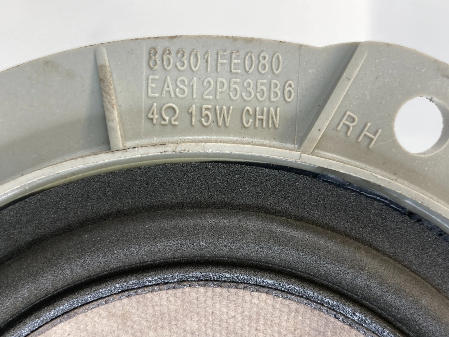 2004-2008 SUBARU FORESTER REAR LEFT DOOR AUDIO SOUND SPEAKER 86301FE080 OEM