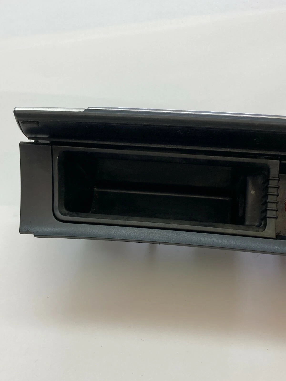 06-10 VOLKSWAGEN PASSAT SEDAN CENTER DASH ASH TAY ASHTRAY STORAGE BOX 3C0857961A