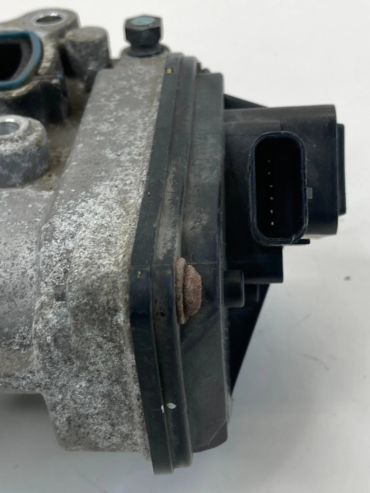 2010-2013 FORD TRANSIT CONNECT 2.0L THROTTLE BODY THROTTLE VALVE ASSEMBLY OEM