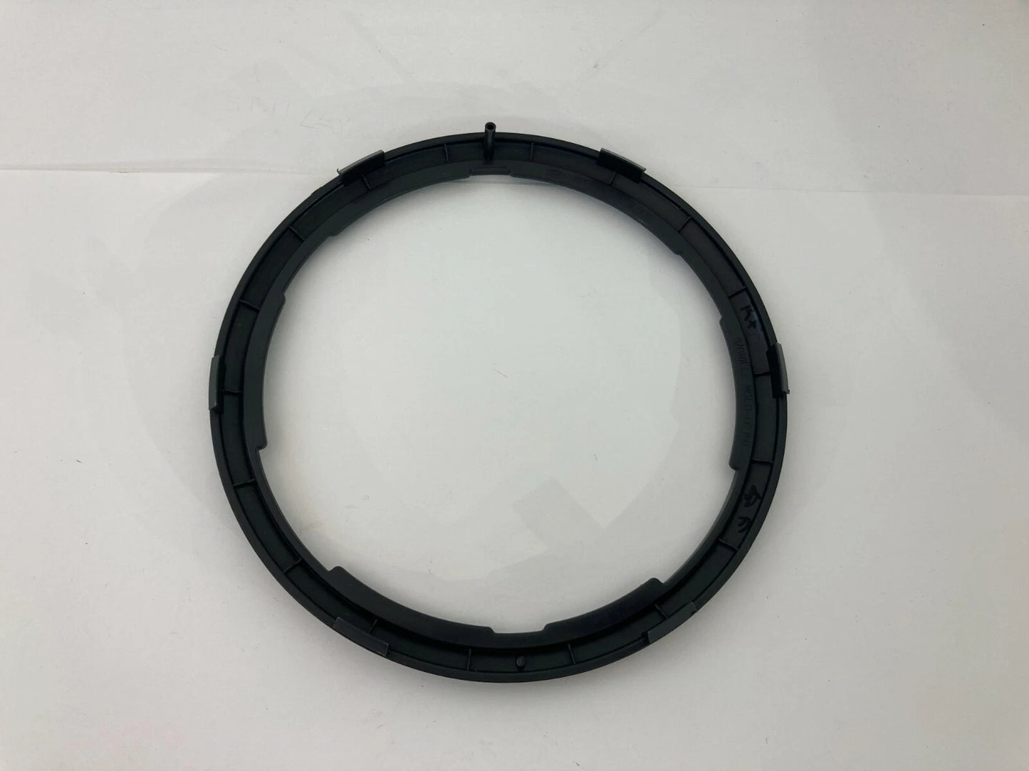2003-2009 KIA SORENTO FRONT RH PASSENGER DOOR SPEAKER COVER TRIM OEM 823113E000