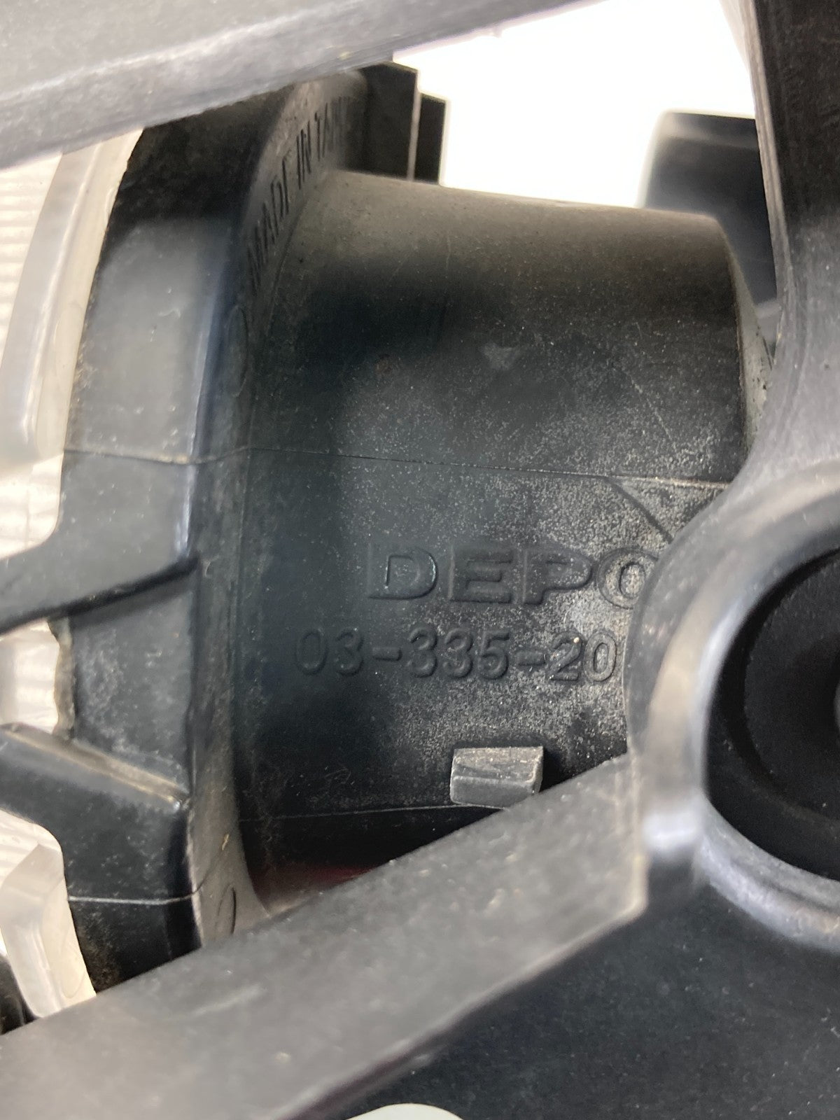 2000-2005 Chevrolet Monte Carlo Right Passenger Corner Park Fog Light Lamp