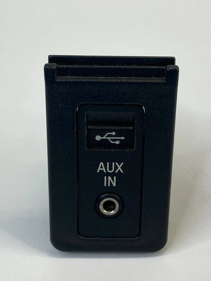 2008 BMW 5-SERIES 550I USB SOCKET AUX INPUT RECEIVER CENTER CONSOLE 61319138402