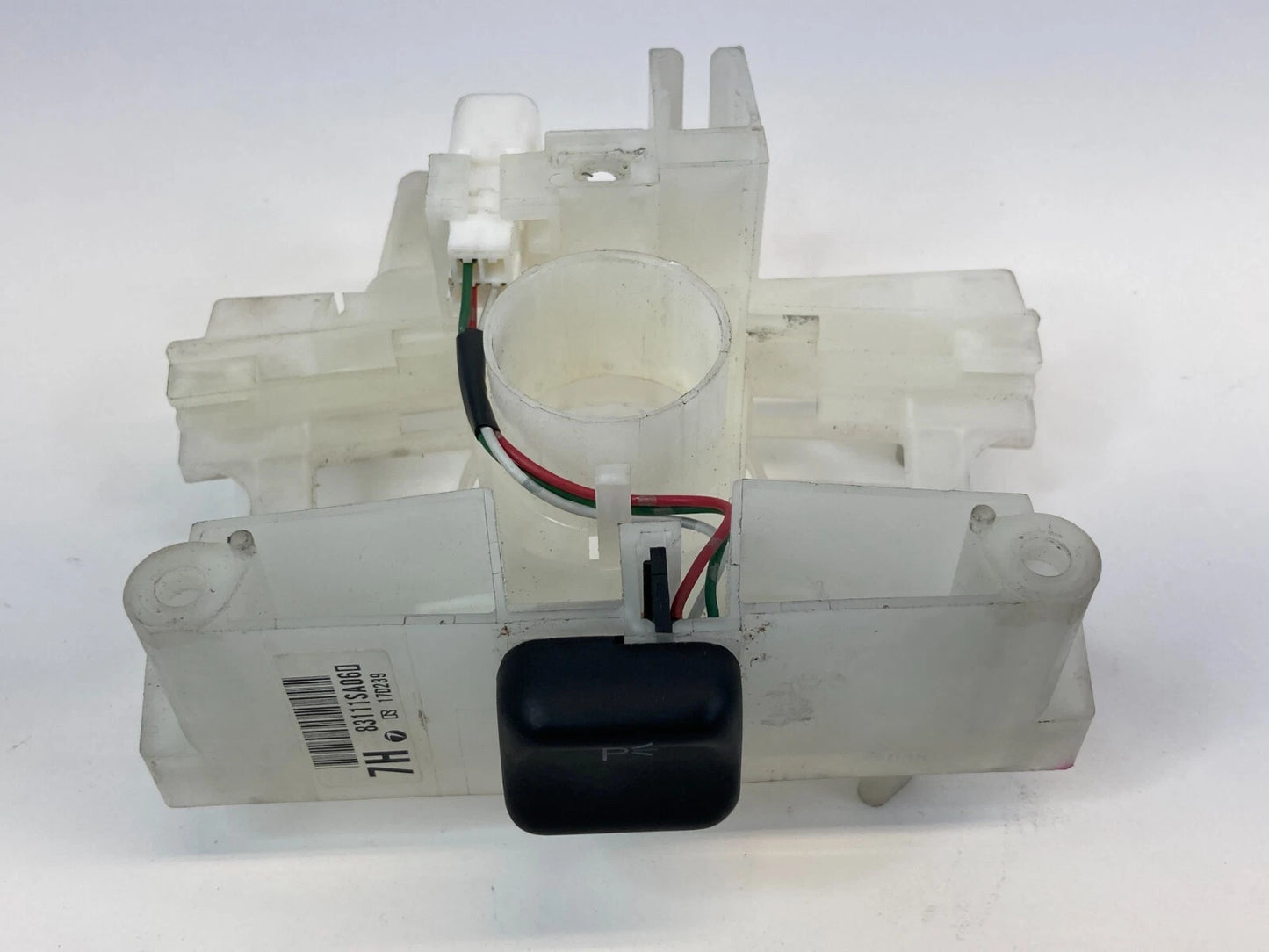 2003-2004 SUBARU FORESTER STEERING COLUMN COMBO SWITCH HOUSING 83111SA06 OEM