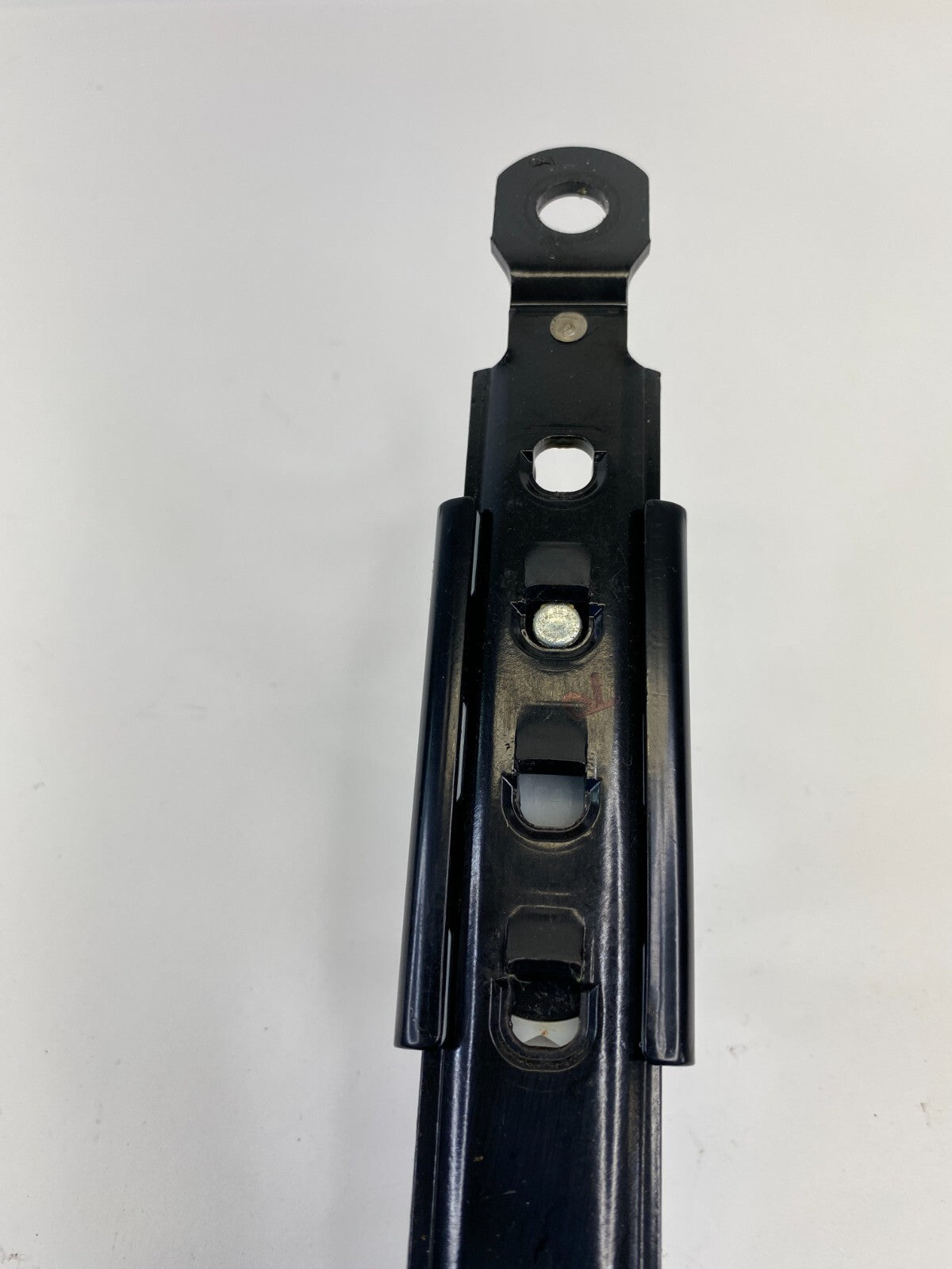 2006-2012 Hyundai Sonata Front Right Side Seat Belt Height Adjuster OEM