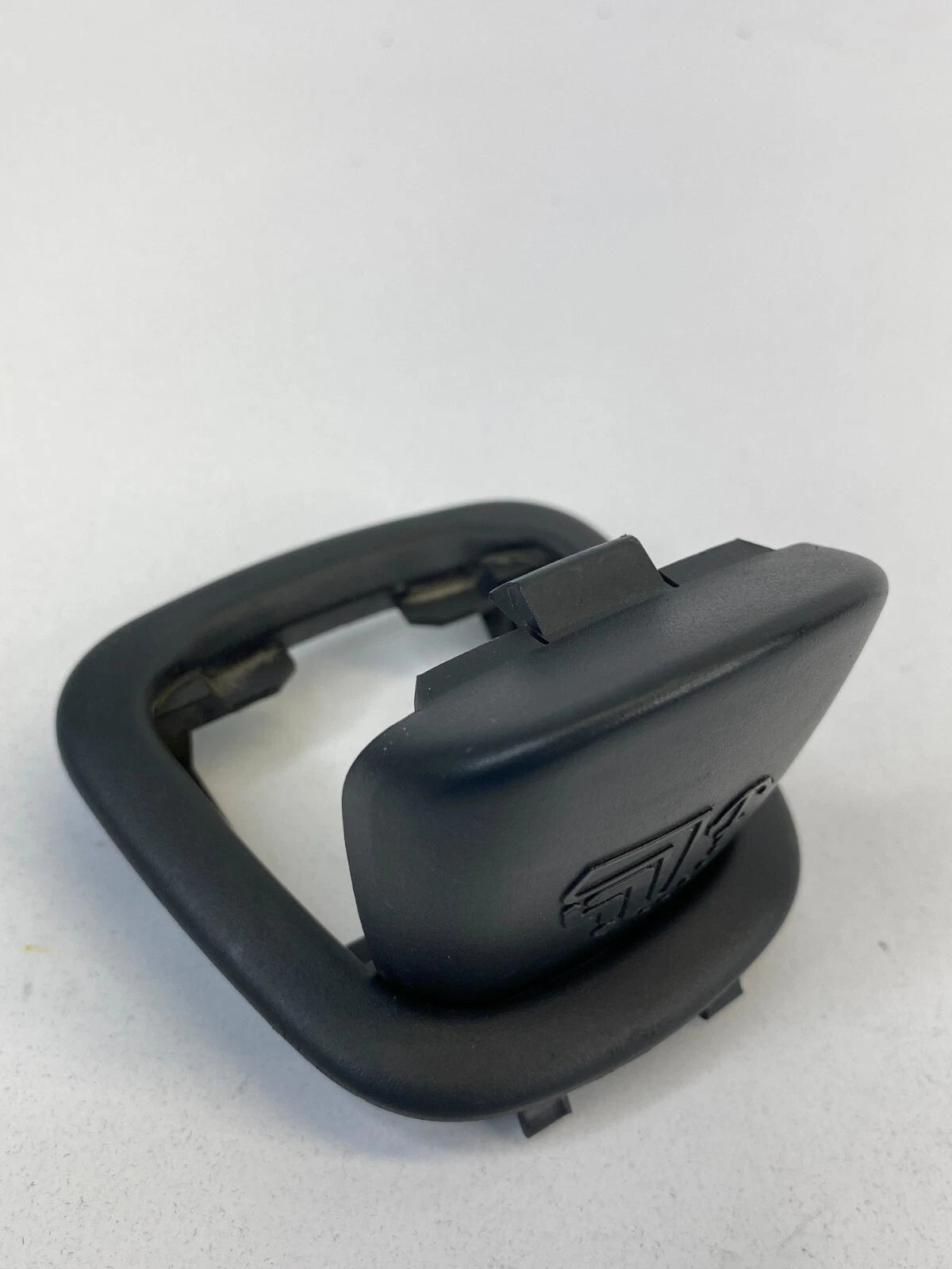 08-11 FORD FOCUS 08 09 TAURUS SEAT CHILD SAFETY ANCHOR HOOK COVER CAP TRIM OEM