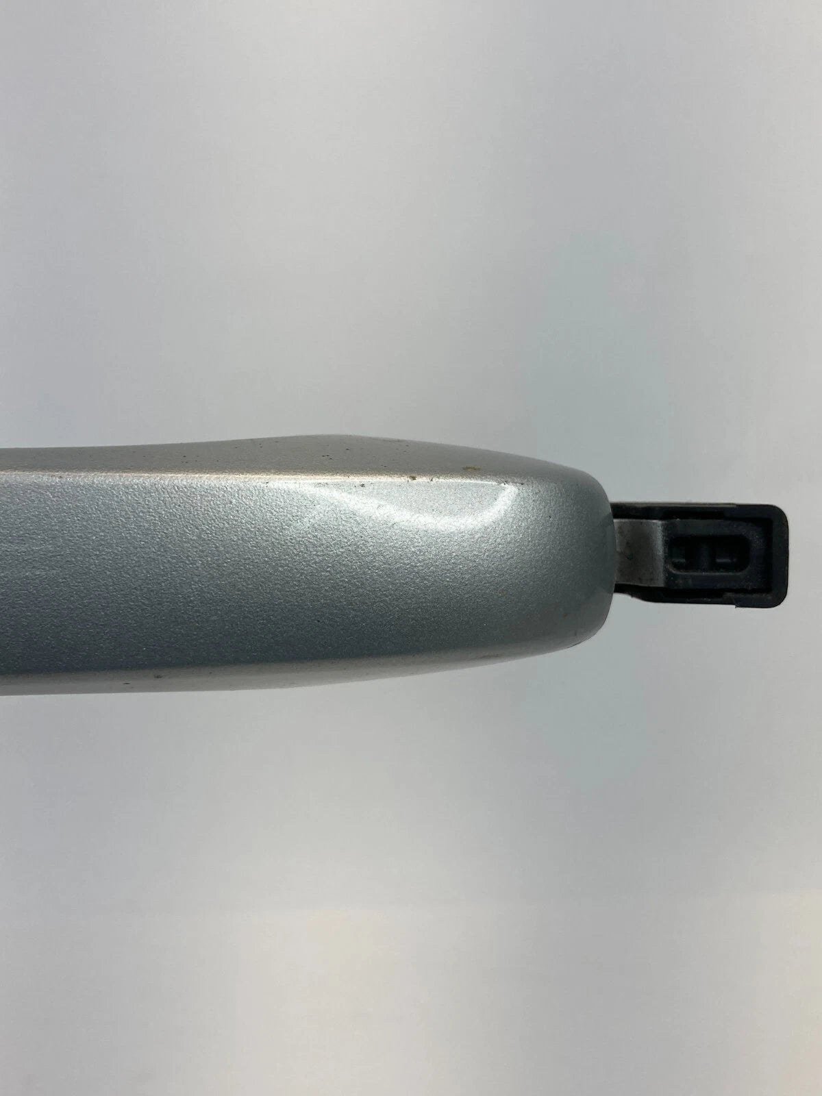 2011-2014 CHRYSLER 200 FRONT RIGHT PASSENGER SIDE EXTERIOR OUTER DOOR HANDLE OEM