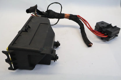 2006-2013 MERCEDES W251 R350 FRONT FUSE BOX RELAY W BATTERY DISTRIBUTION MODULE