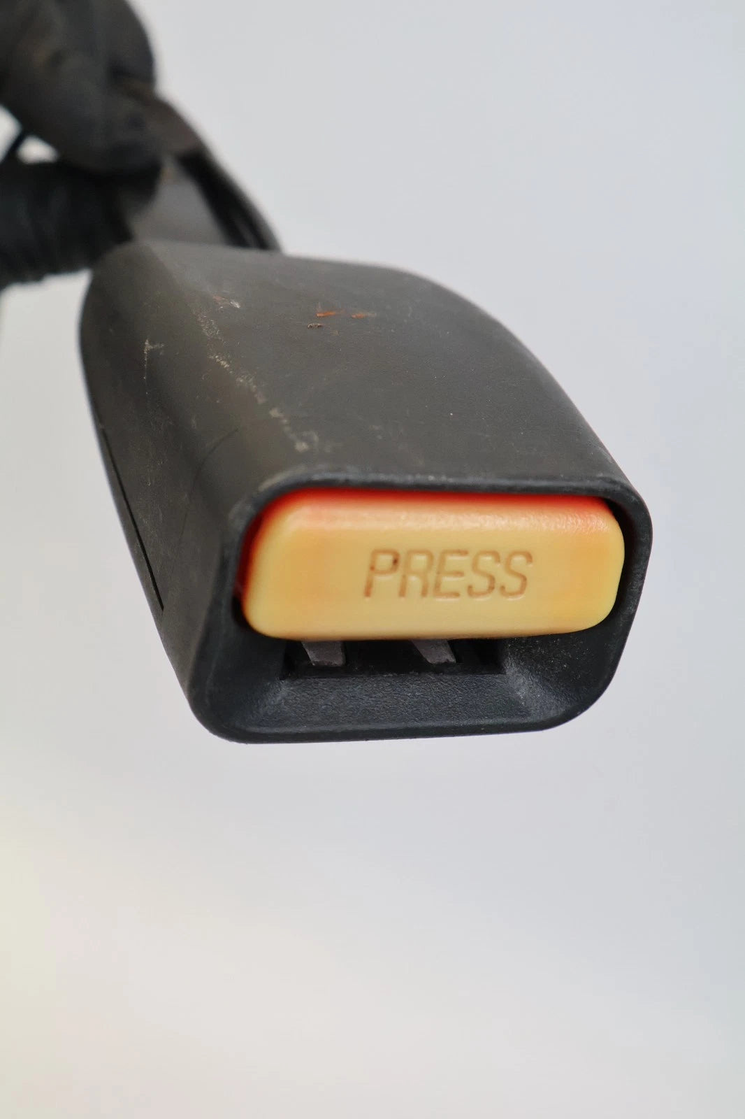 2012-2017 HYUNDAI ACCENT SEDAN FRONT RIGHT PASSENGER SIDE SEAT BELT BUCKLE